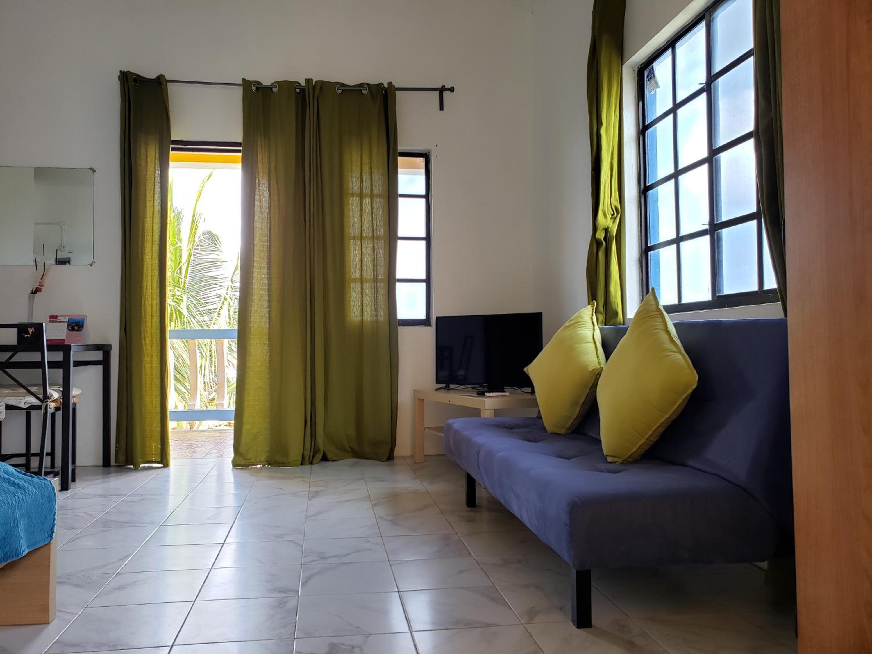 Deluxe Triple Room with Sea View photo 3