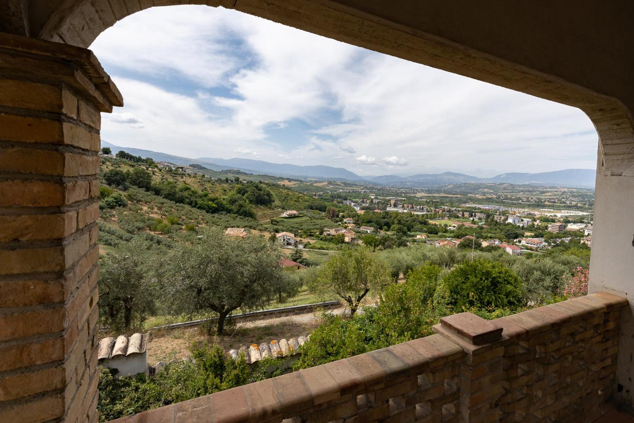 Twin Room with Mountain View - Photo 3