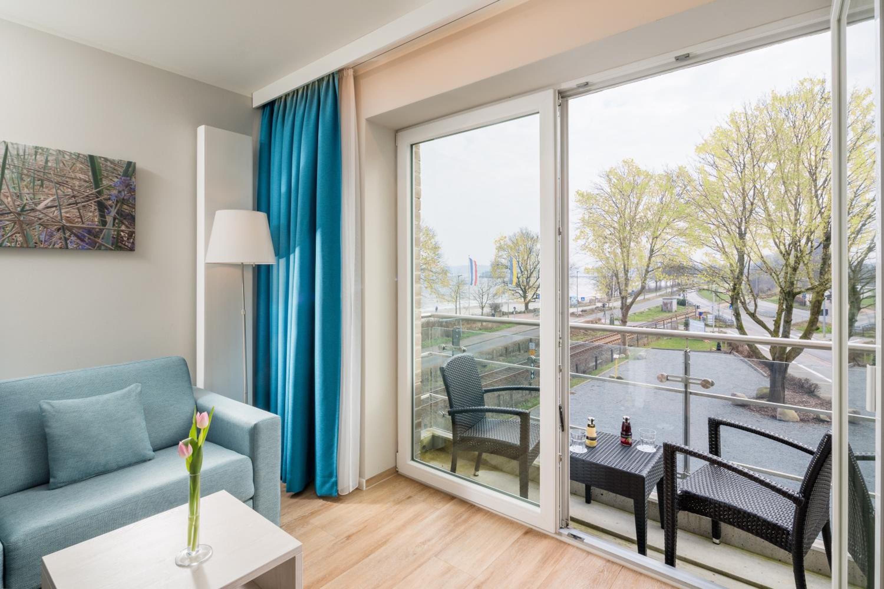 Superior Double Room thumbnail 6