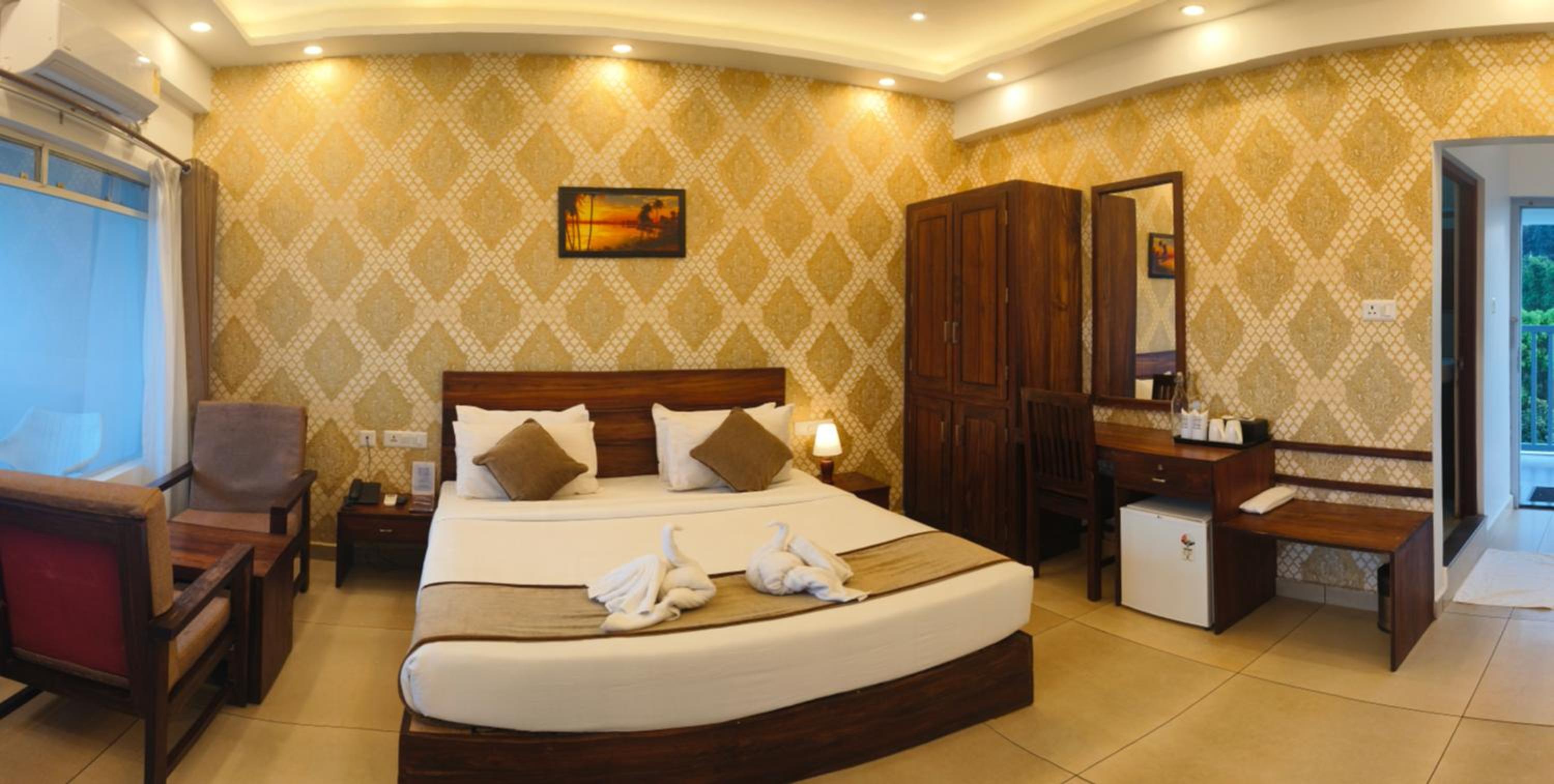 Premium Valley View Room with Balcony - Photo 10