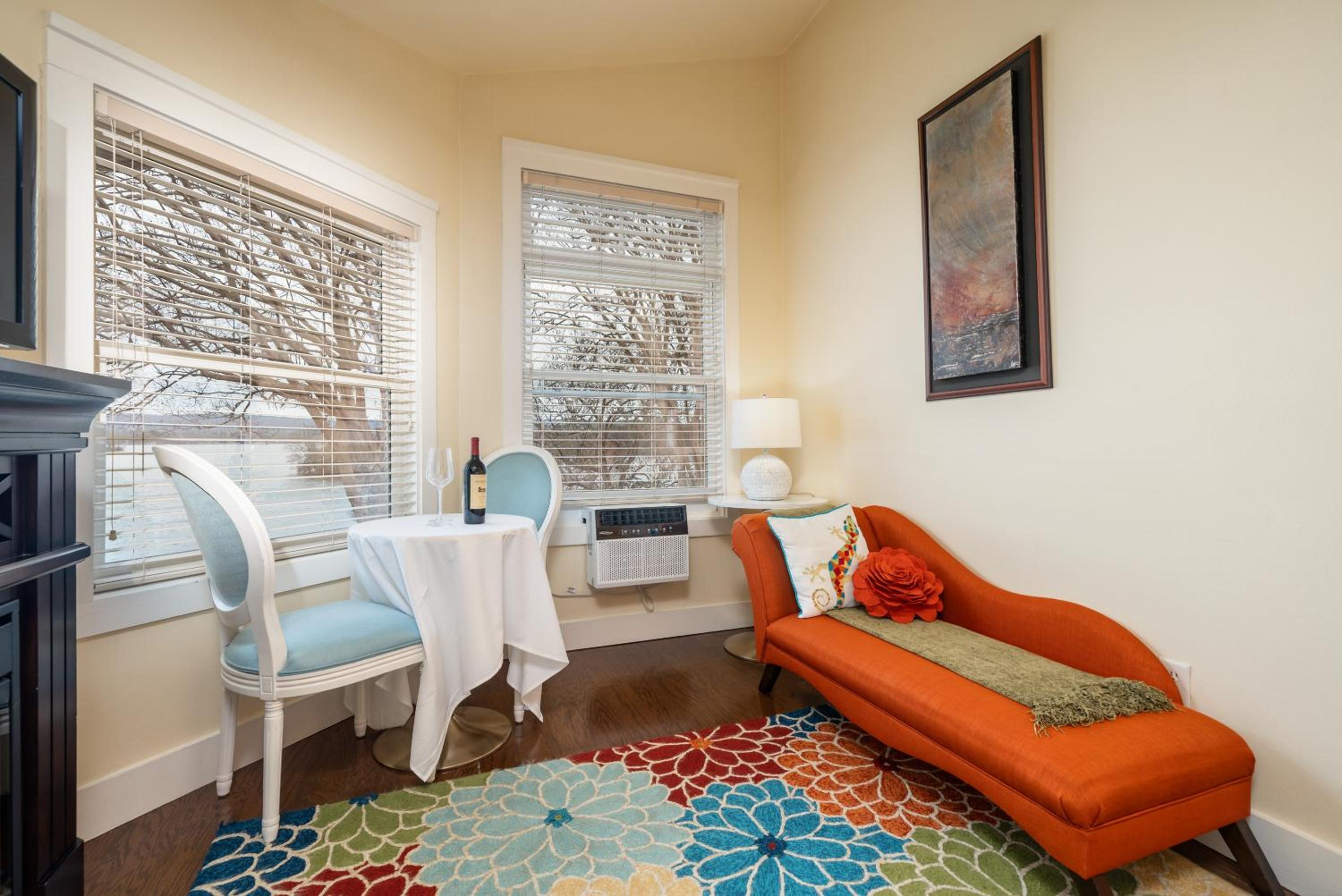 Standard Queen Room photo 3