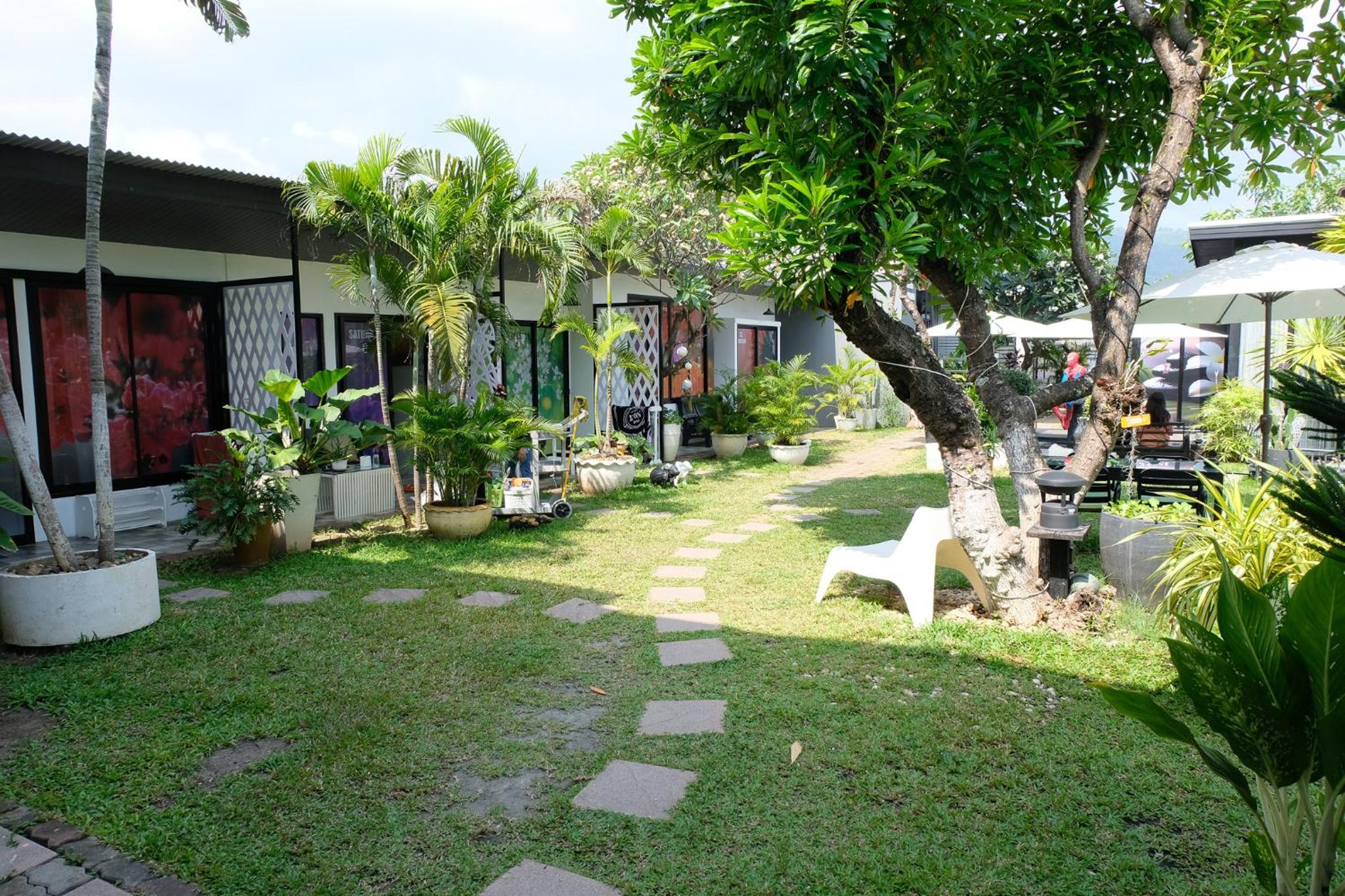 Deluxe King Room with Terrace - Photo 3