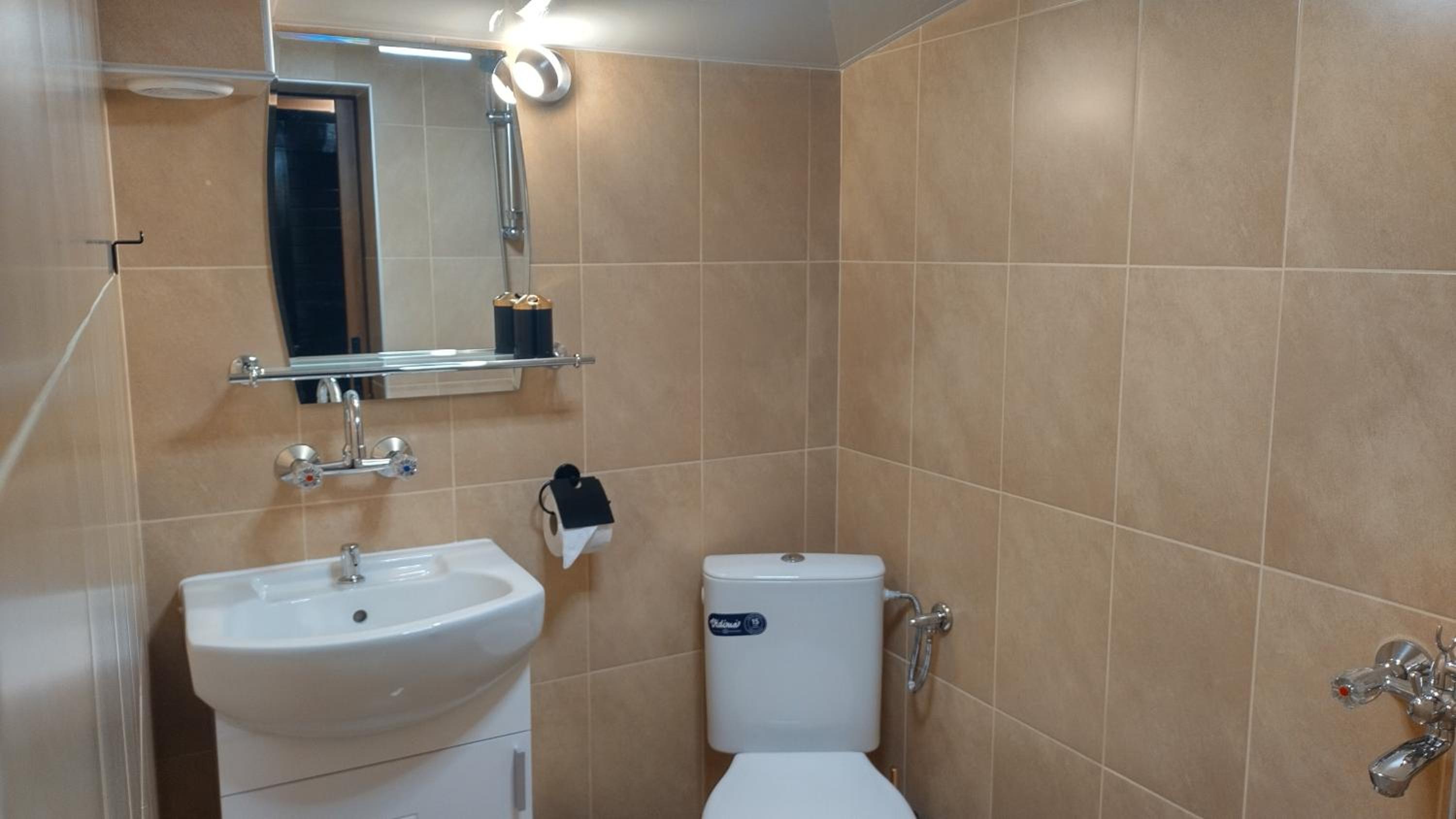 Basic Triple Room photo 3