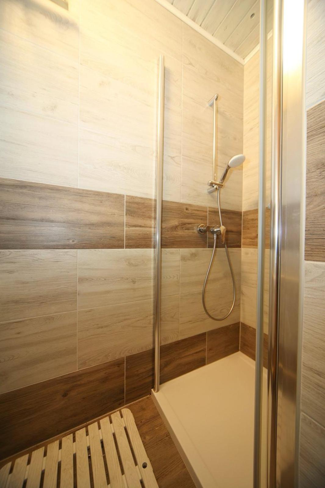 Quadruple Room with Shared Bathroom photo 1