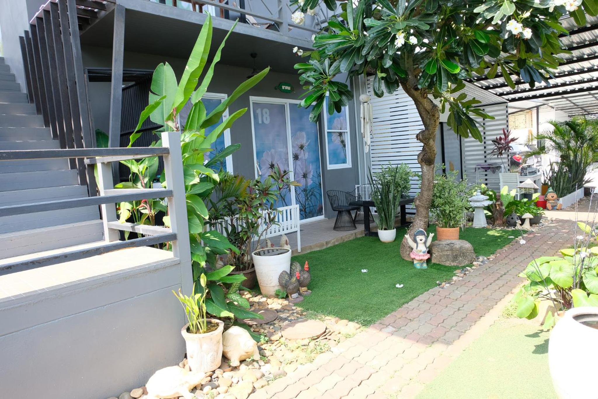 Deluxe King Room with Terrace - Photo 5