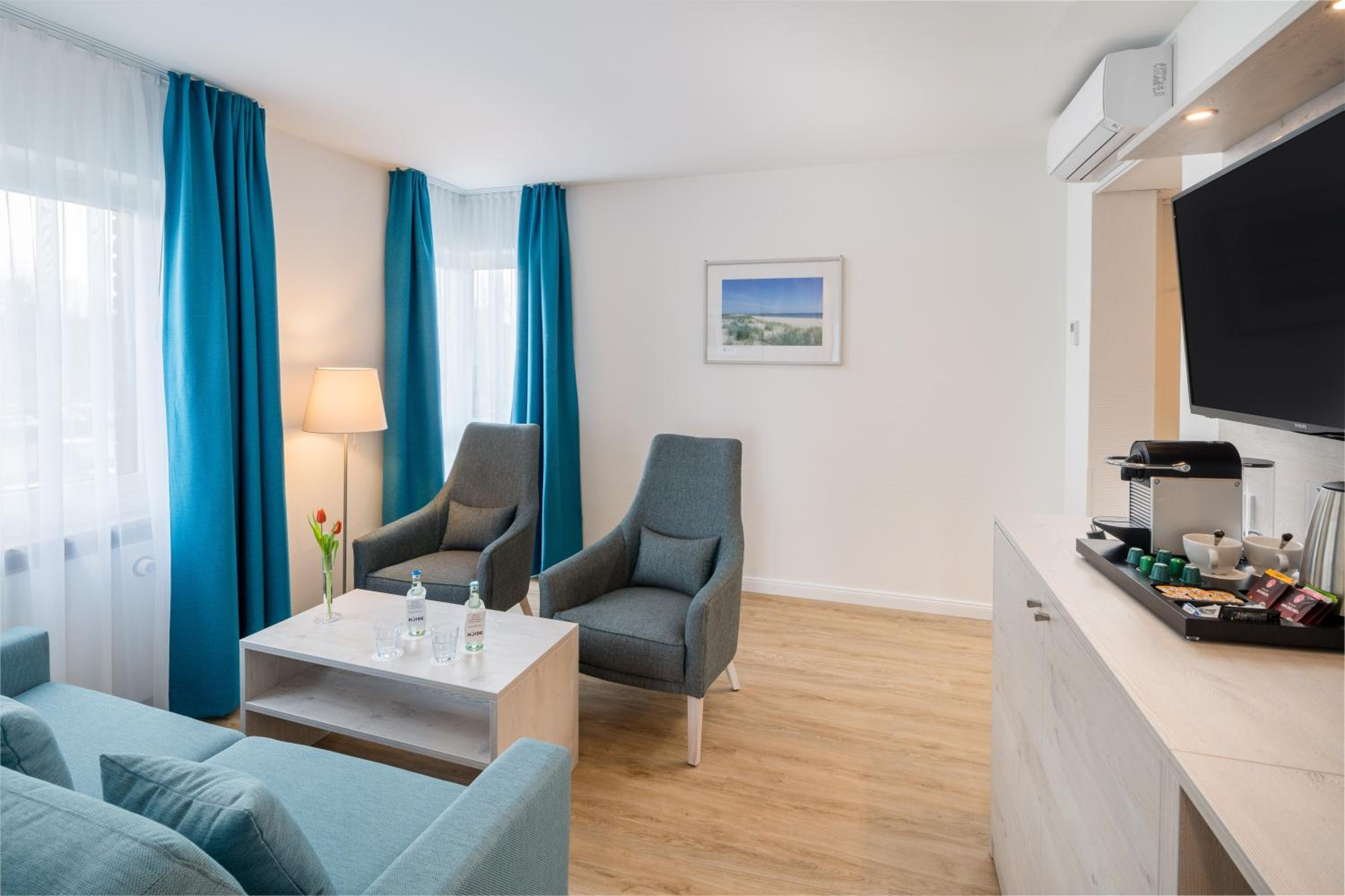 Junior Suite on Sea Side for Single Use thumbnail 6