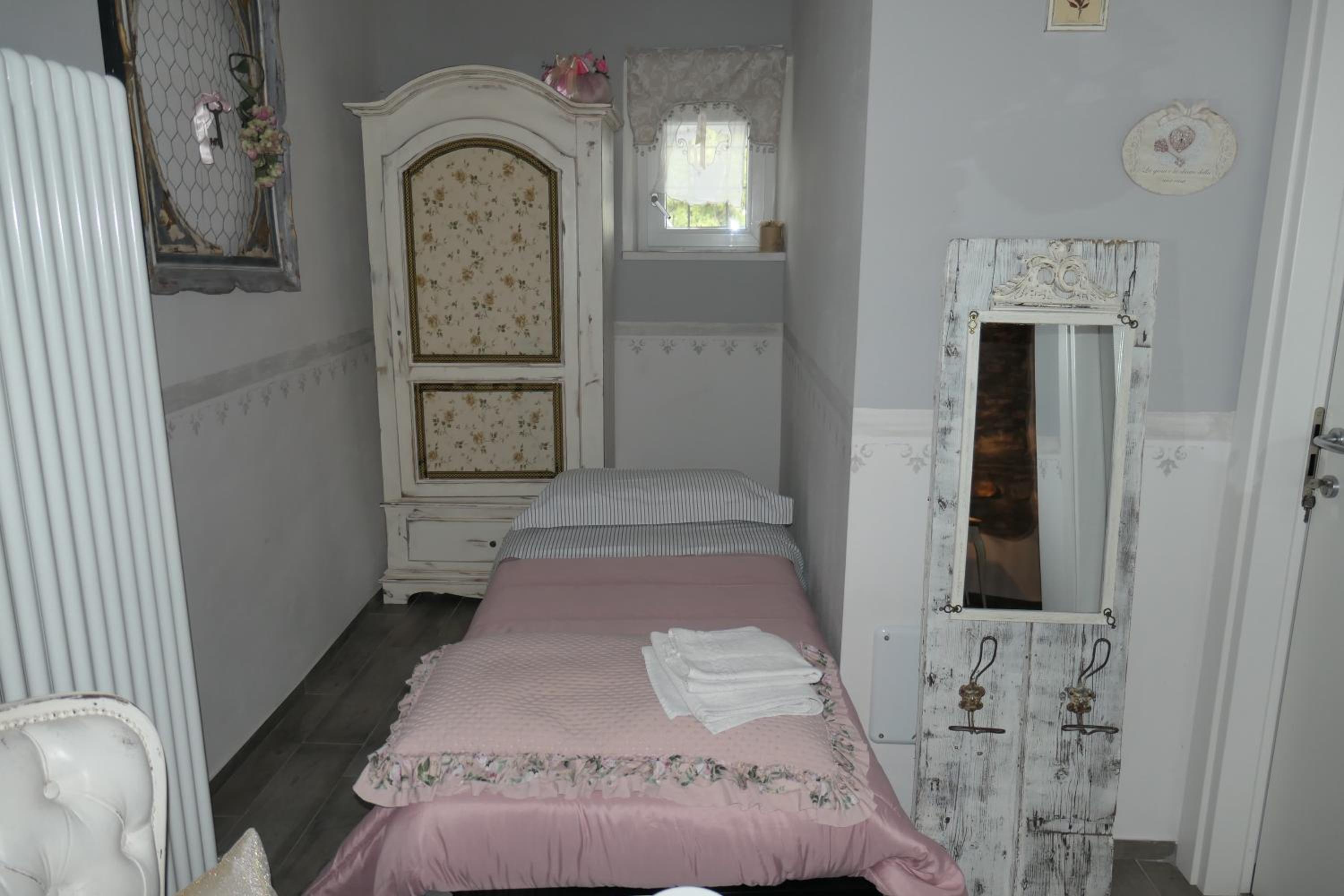 Double Room - Photo 13