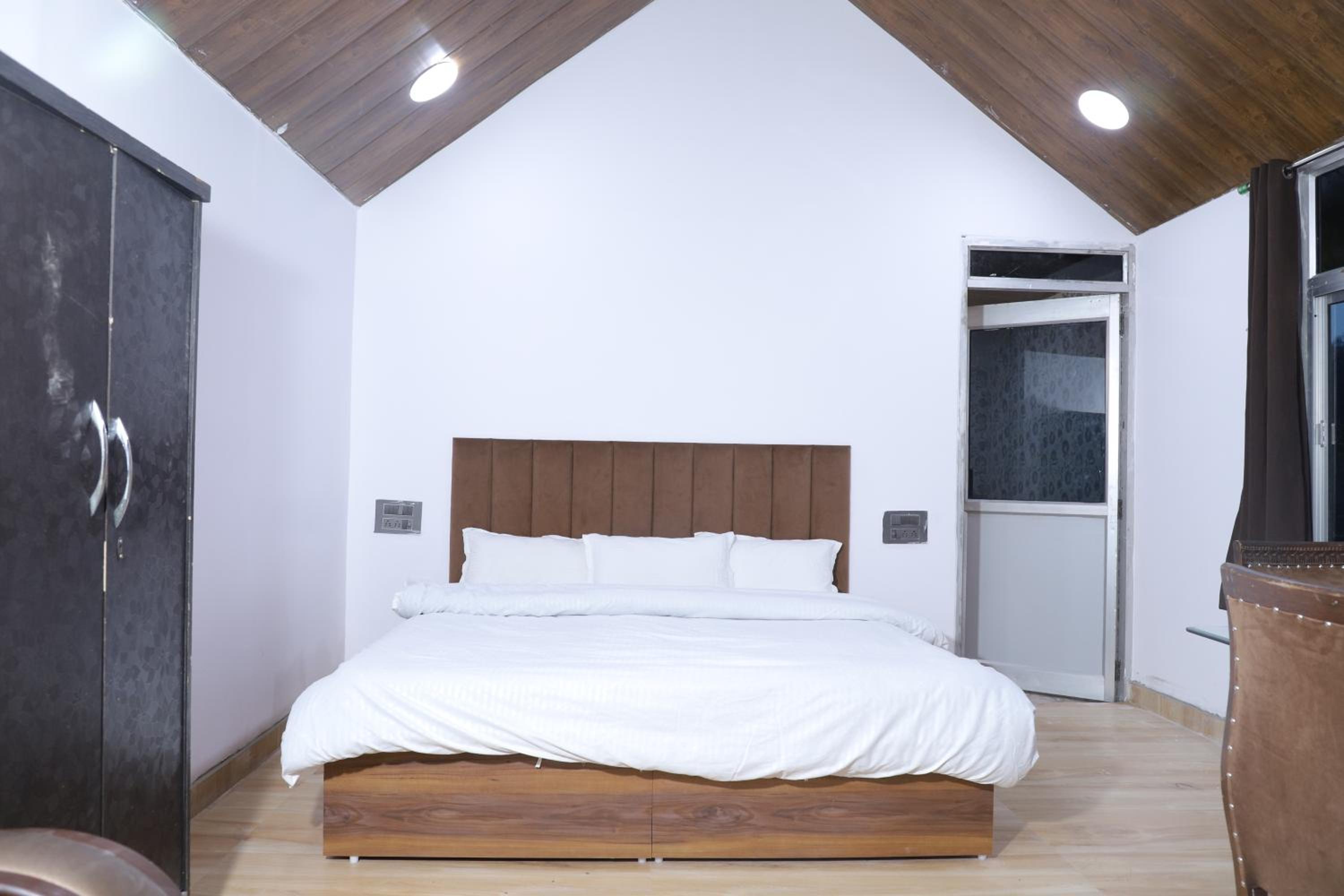 Deluxe Family Suite photo 3