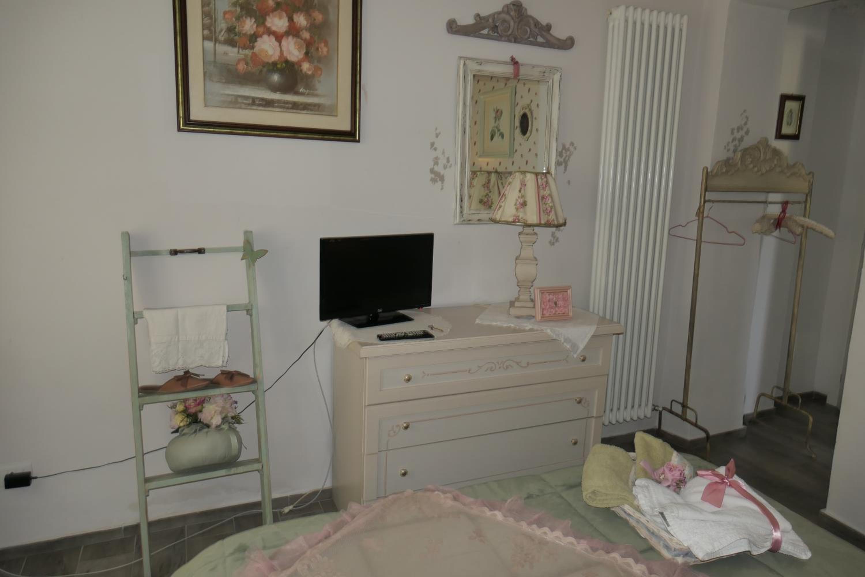 Small Double Room - Photo 15