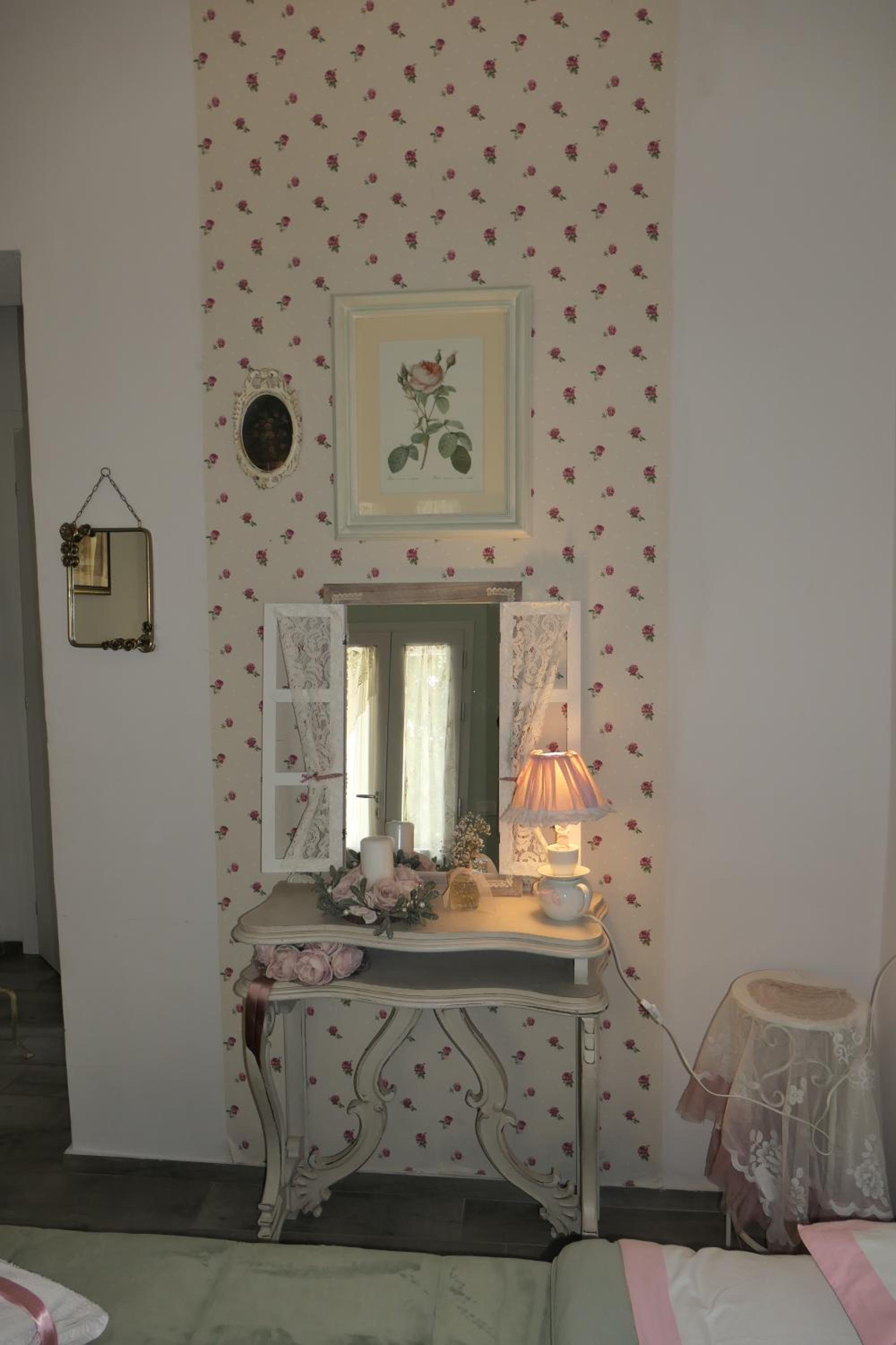 Small Double Room - Photo 12