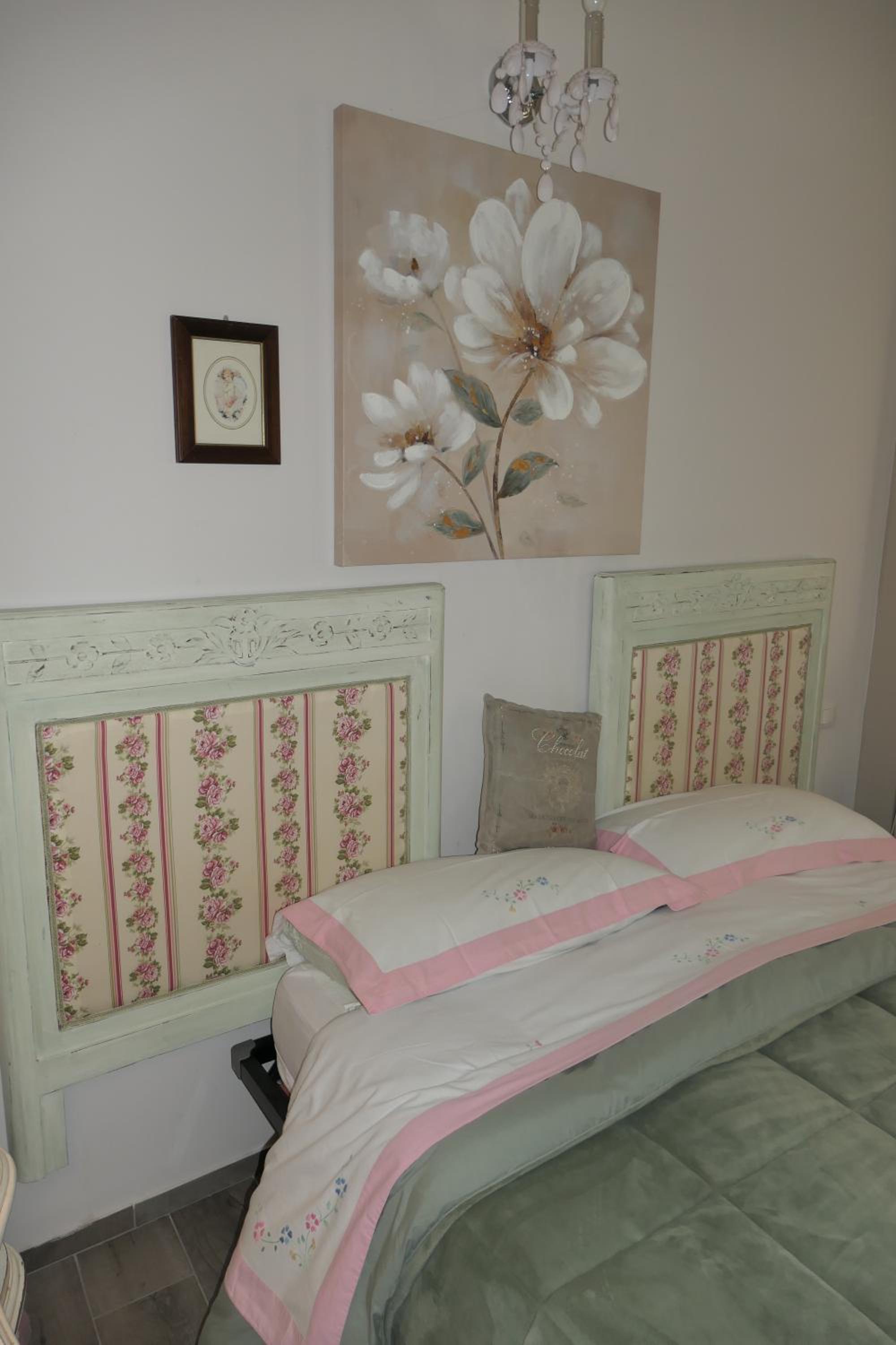 Small Double Room - Photo 10