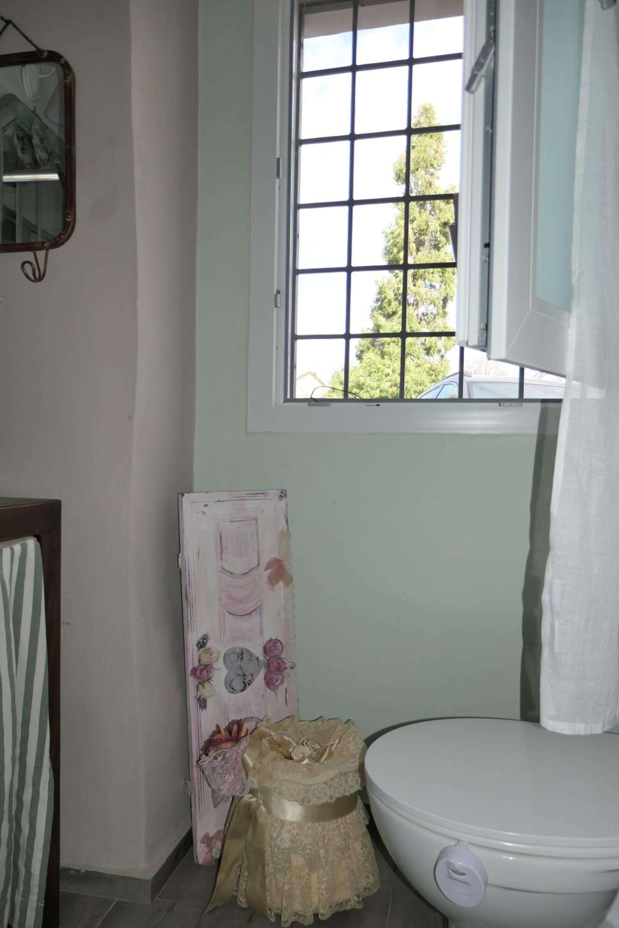 Small Double Room - Photo 7