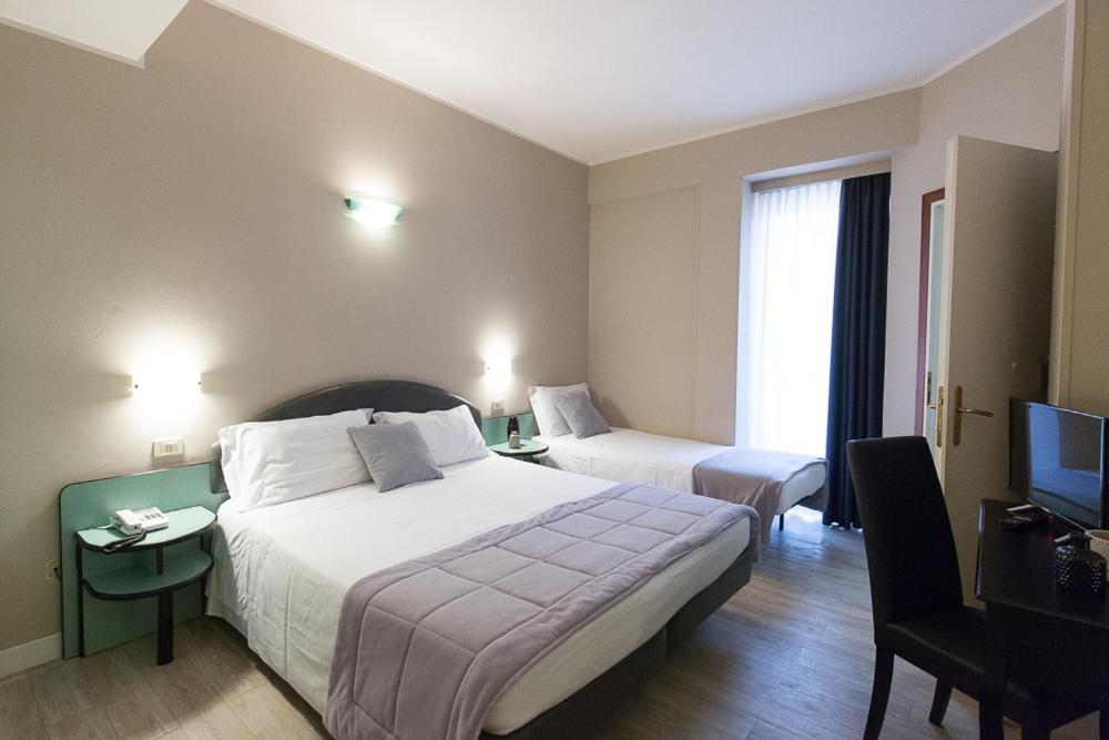 Standard Triple Room with Sea View