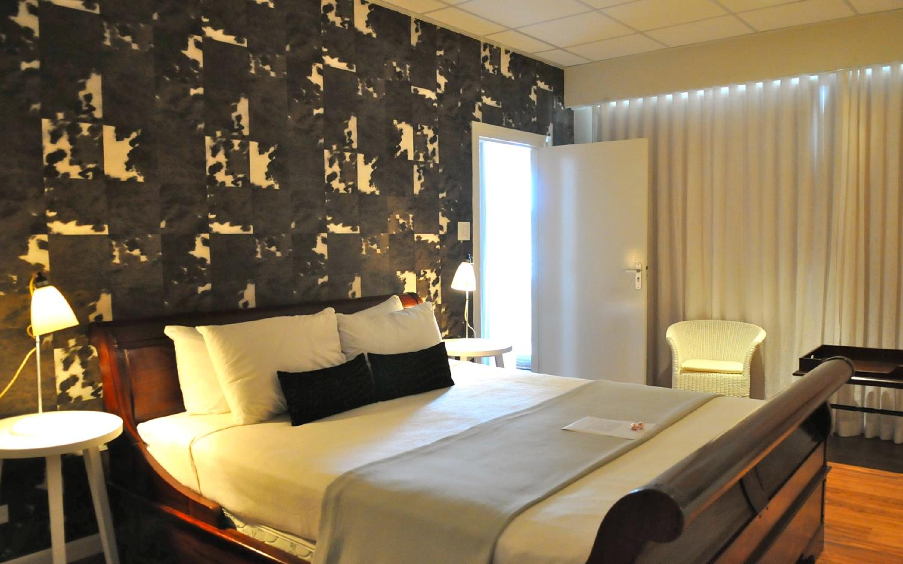 Executive Suite - City View - Photo 1