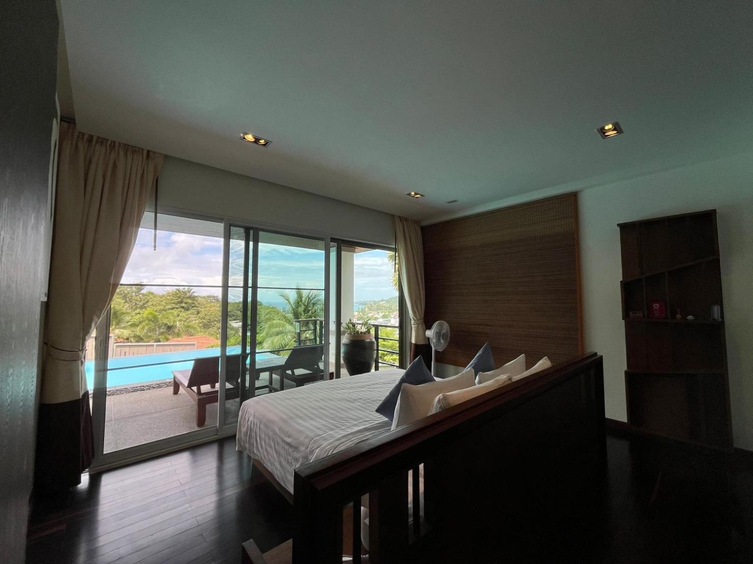 Three-Bedroom Villa with Private Pool - Photo 28