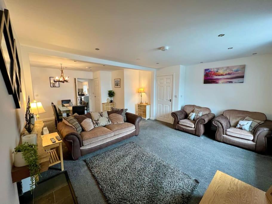 Three-Bedroom House photo 1