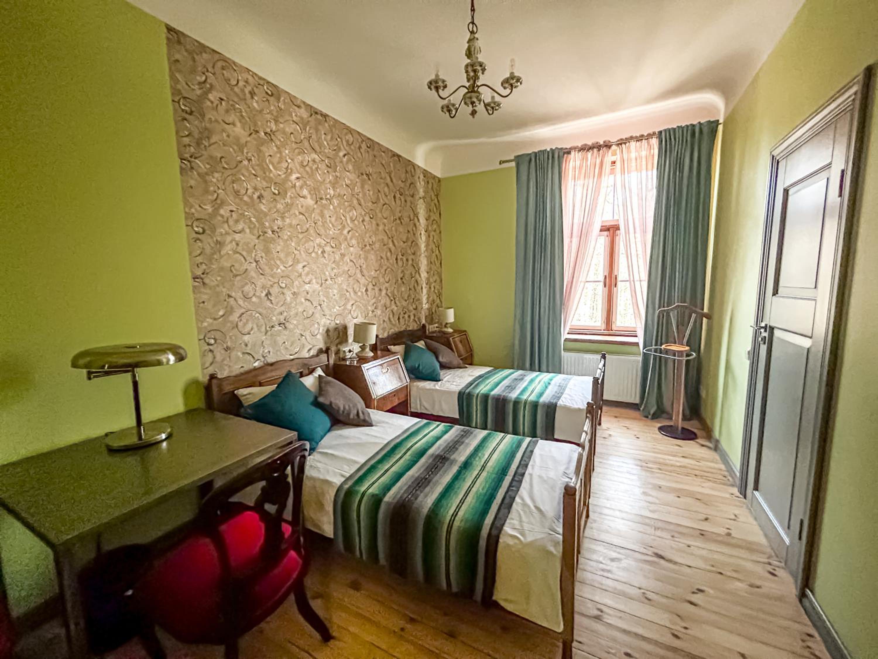 Standard Twin Room - Photo 1
