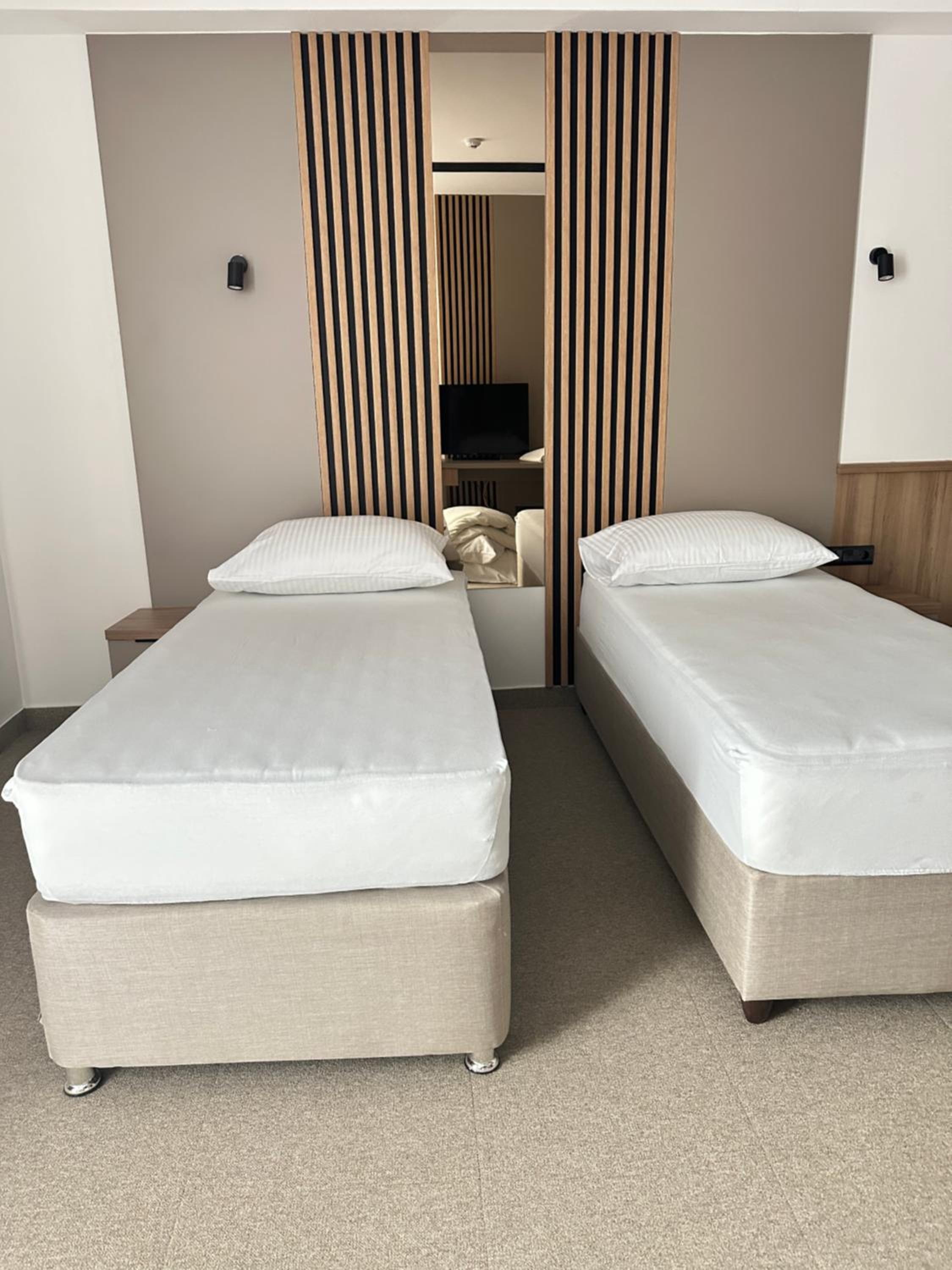 Deluxe Double Room with Balcony - Photo 2