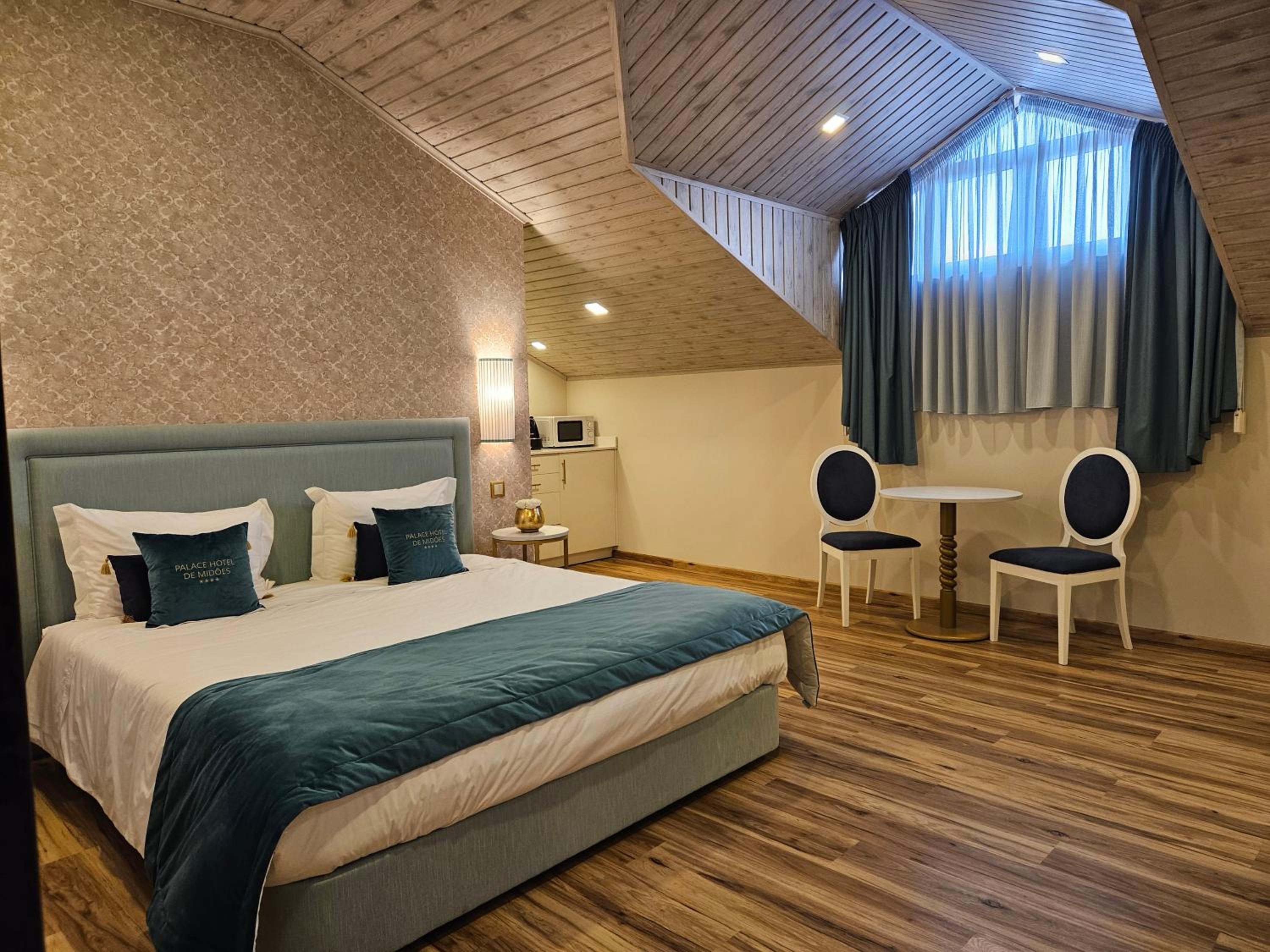 Deluxe Double or Twin Room photo 1