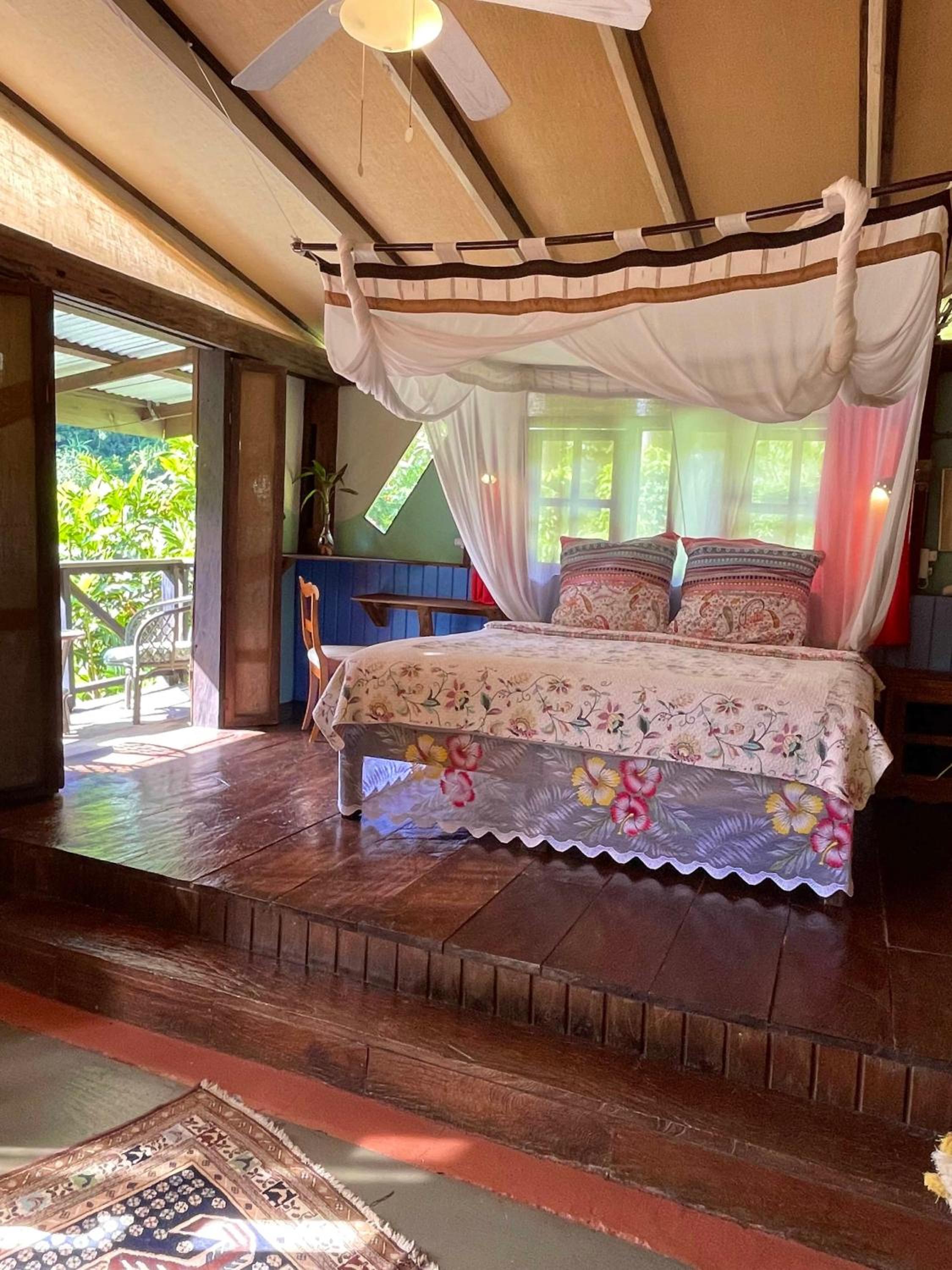 Deluxe Double Room with Balcony photo 3