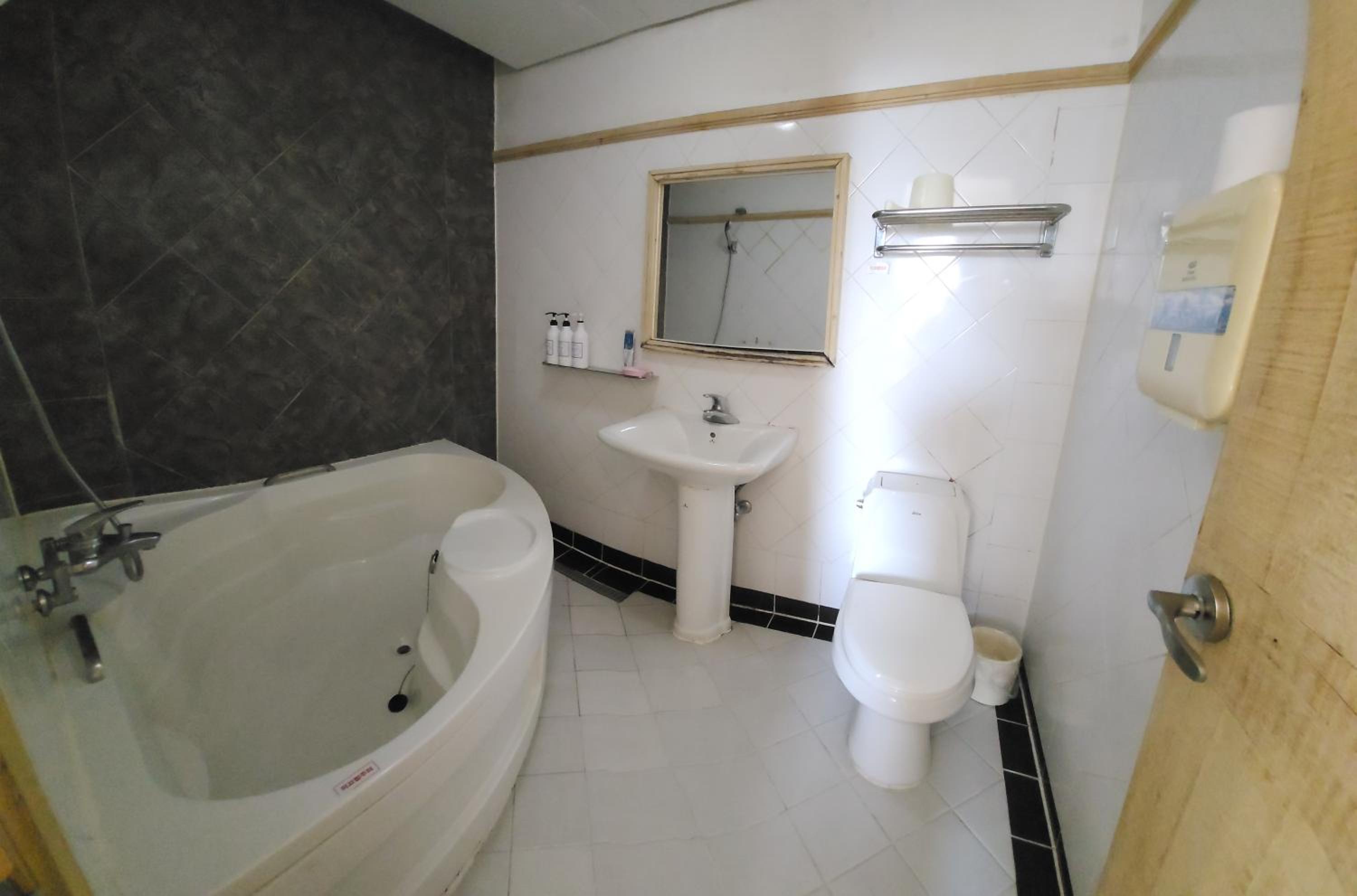 Double Room - Photo 2