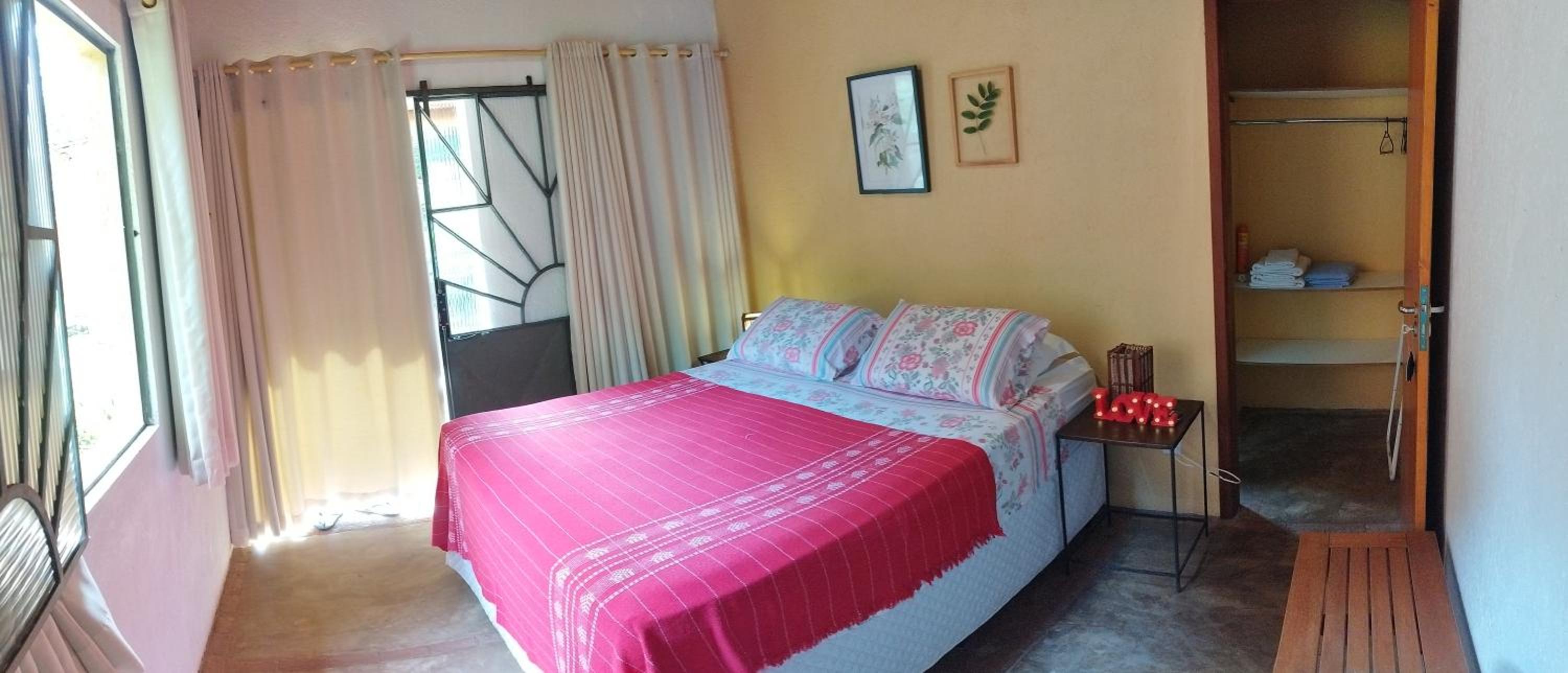 Queen Room with Balcony photo 2