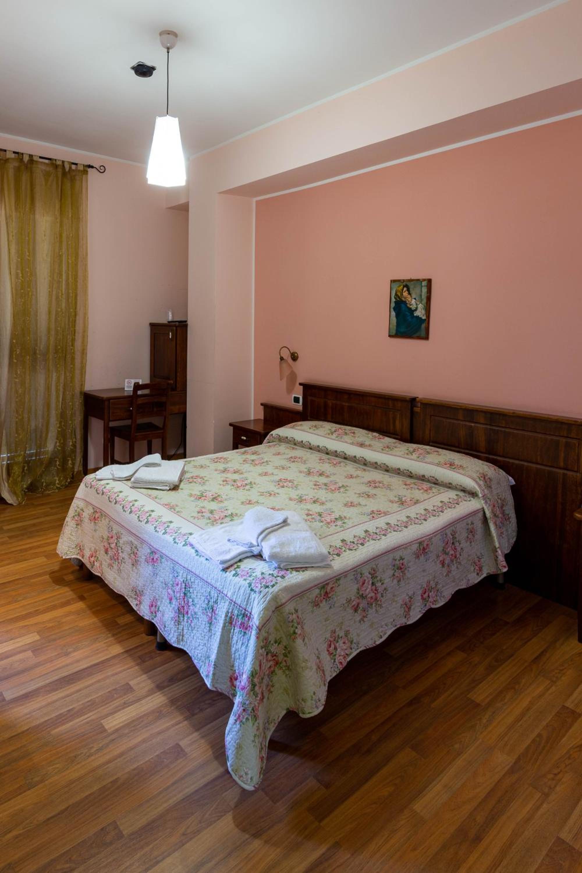 Standard Double Room photo 1