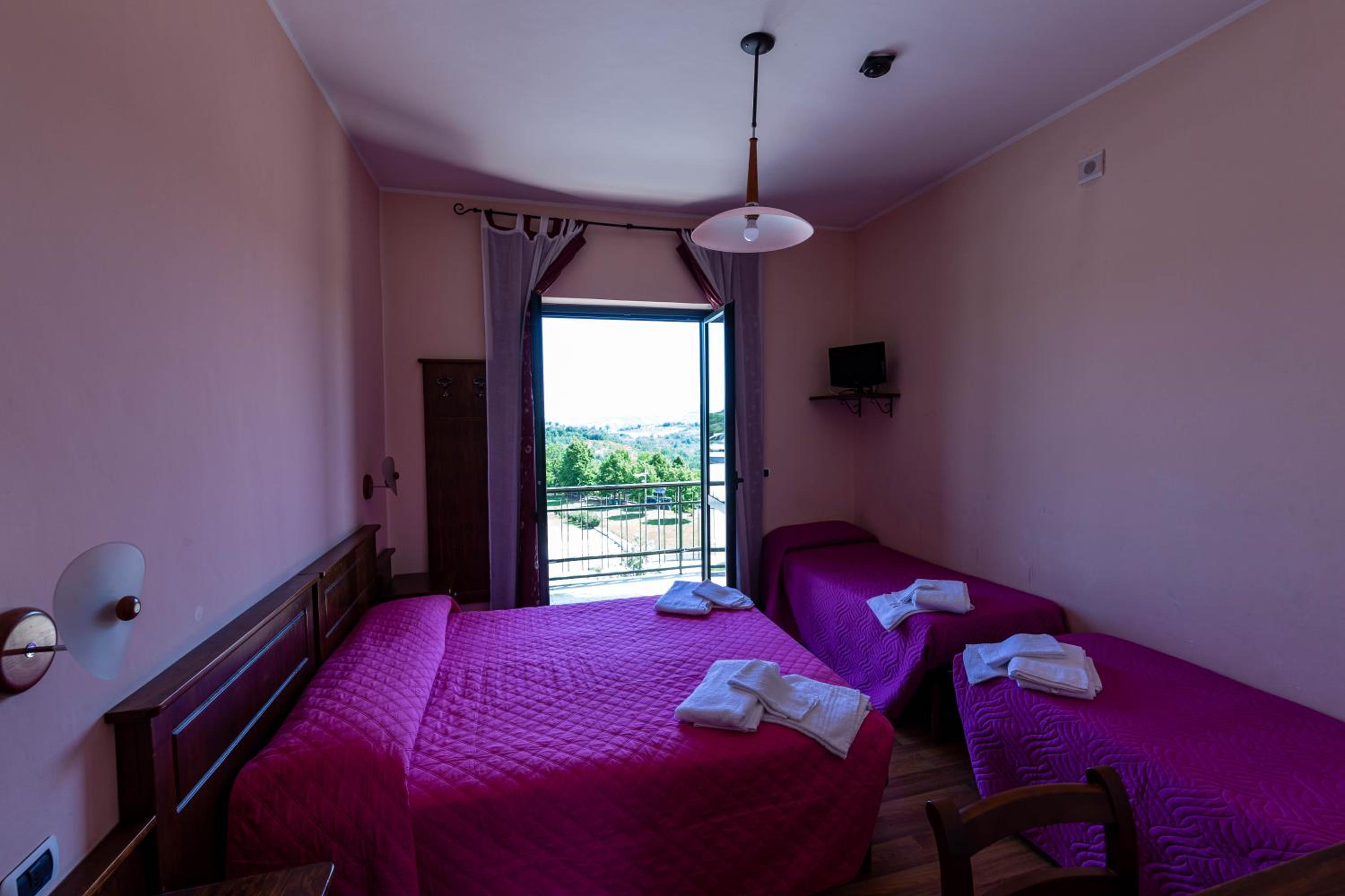 Classic Quadruple Room photo 2