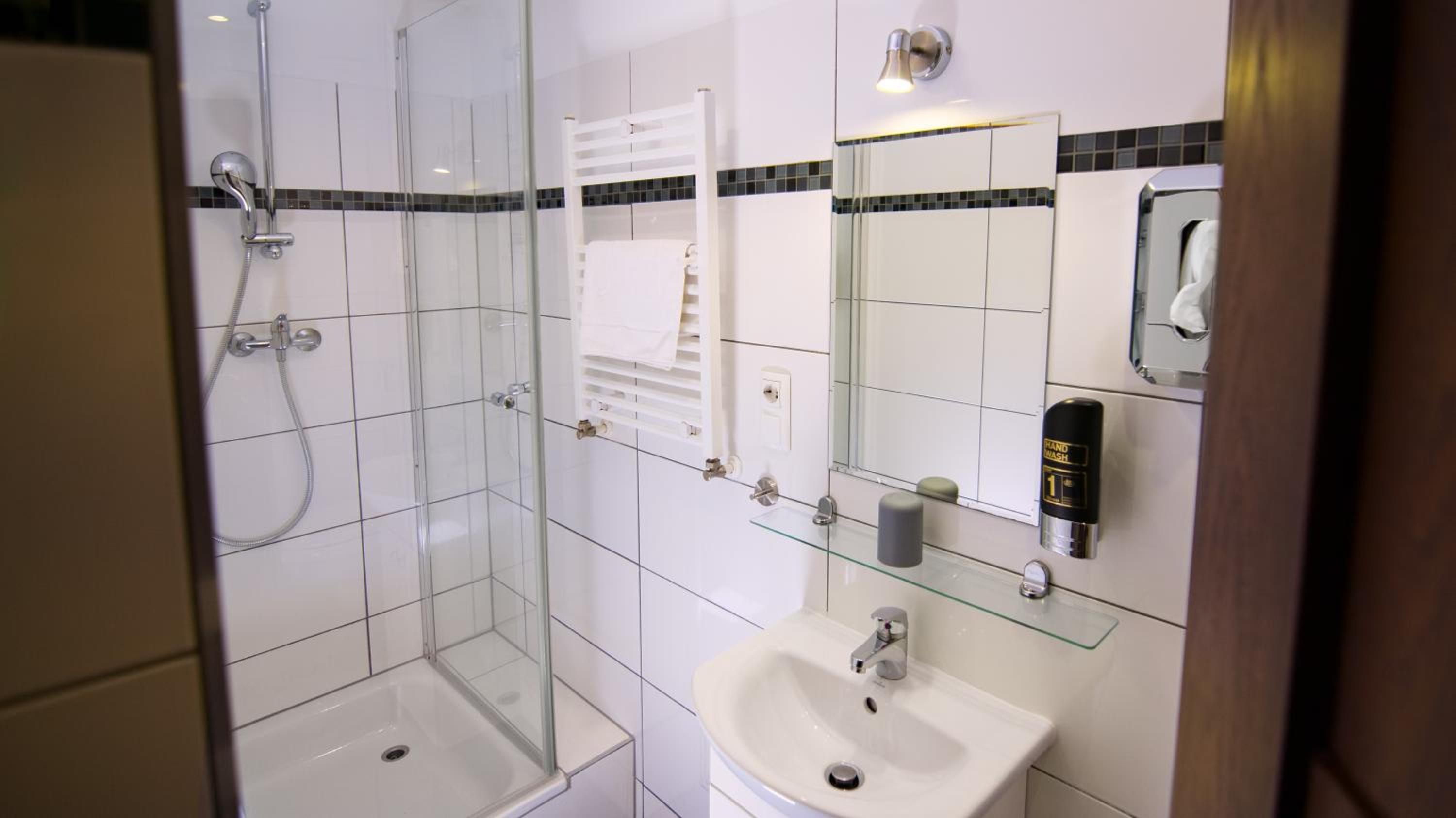 Budget Single Room photo 3
