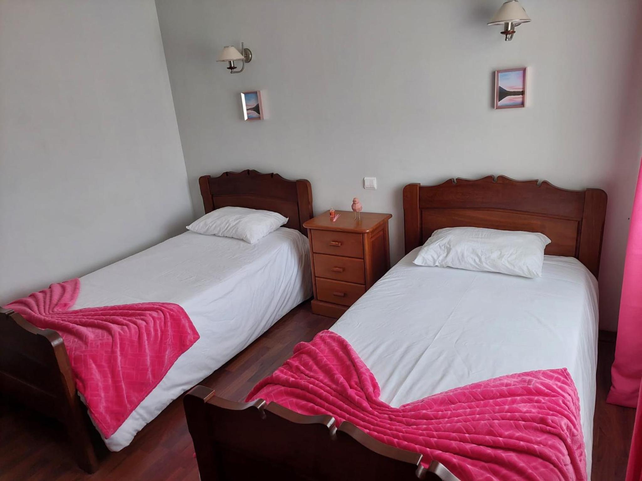 Twin Room with Shared Toilet photo 1