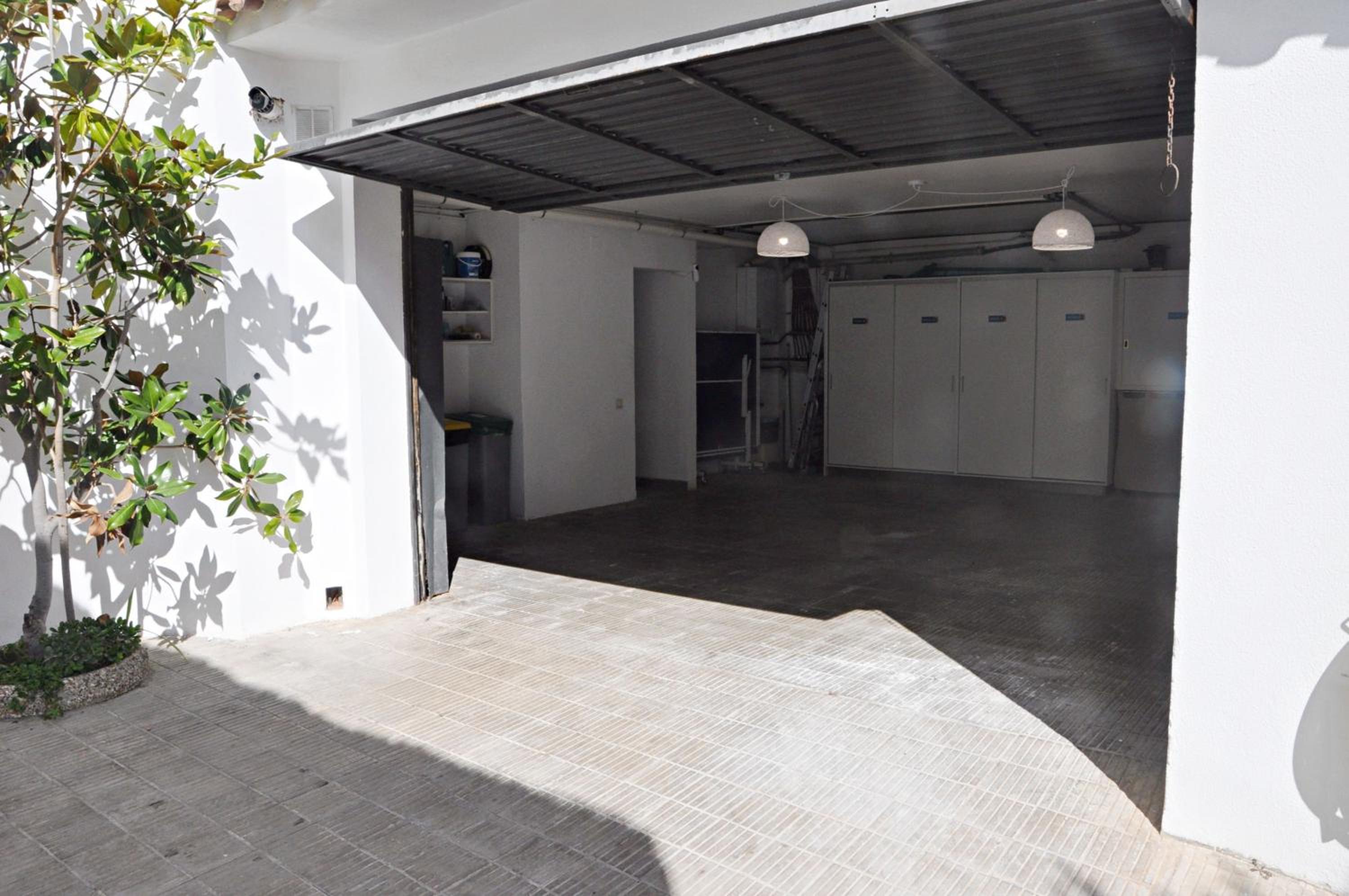 Four-Bedroom Villa with Private Pool photo 3