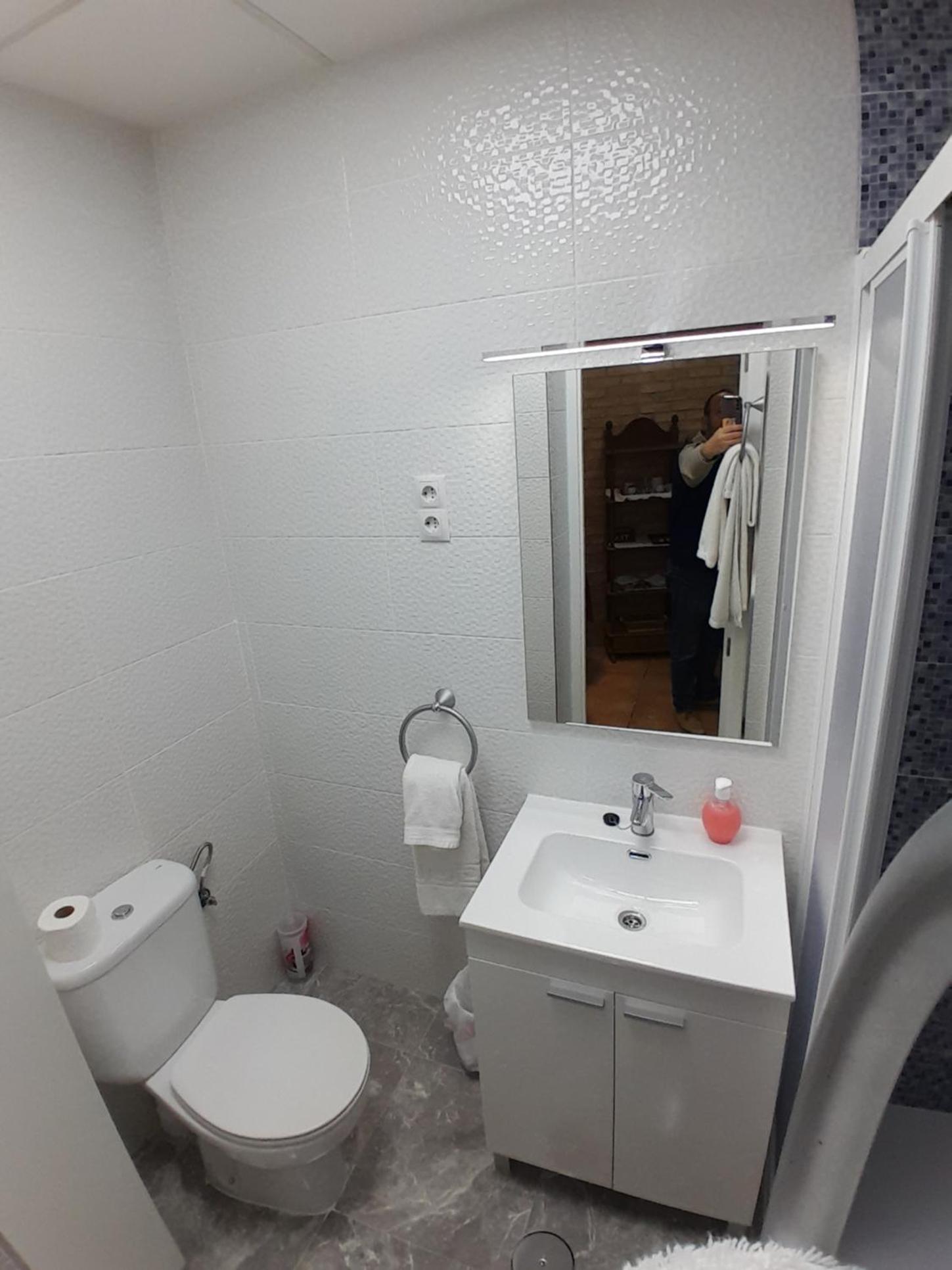 Double or Twin Room - Photo 15
