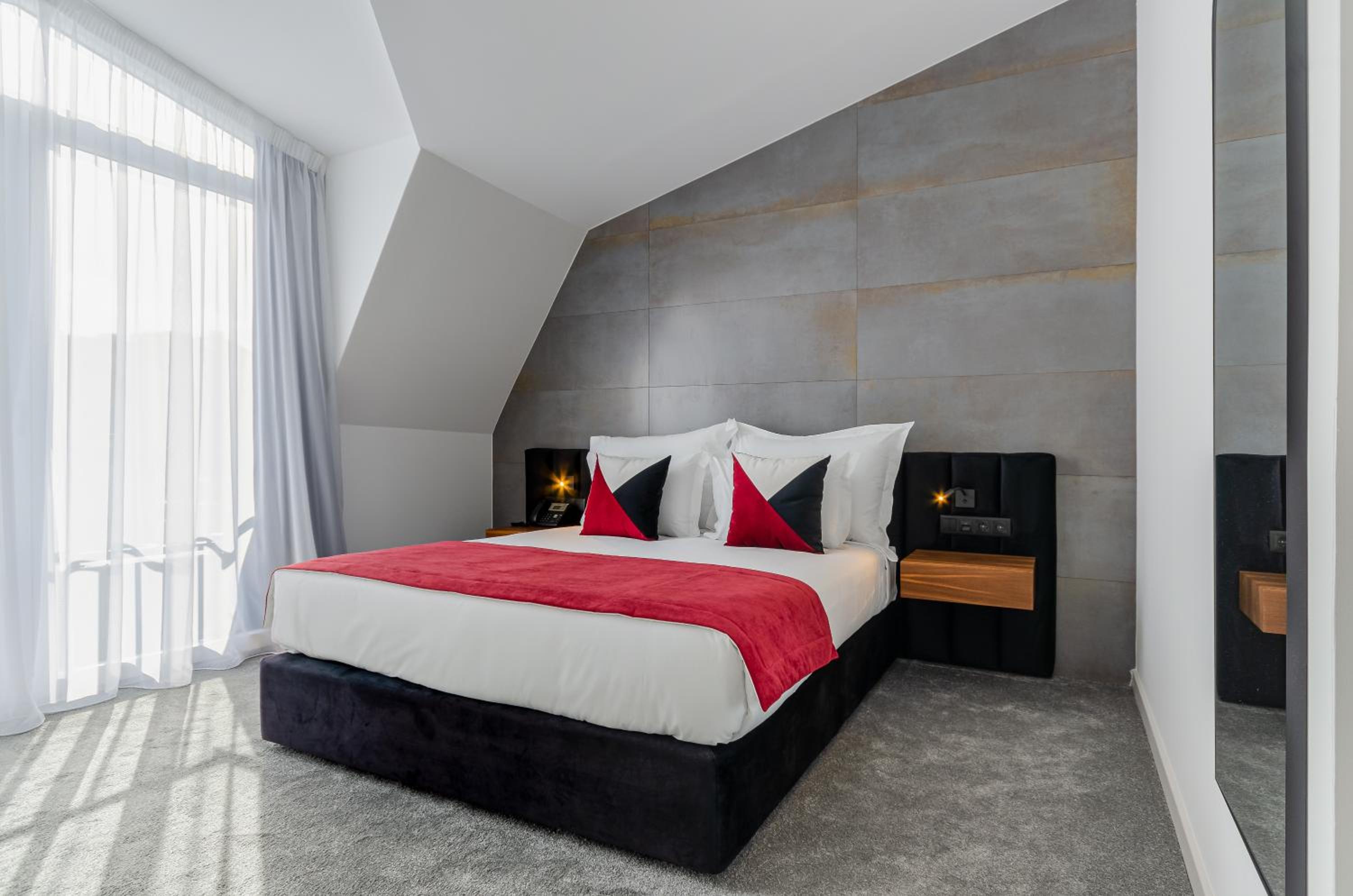 Deluxe Double Room - Photo 7