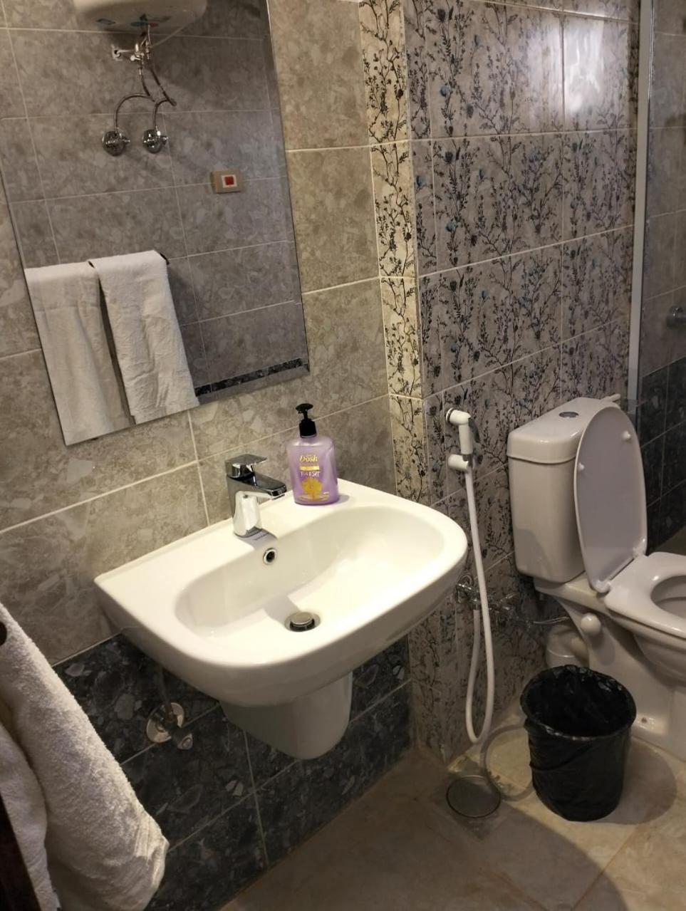 Deluxe King Room - Photo 4
