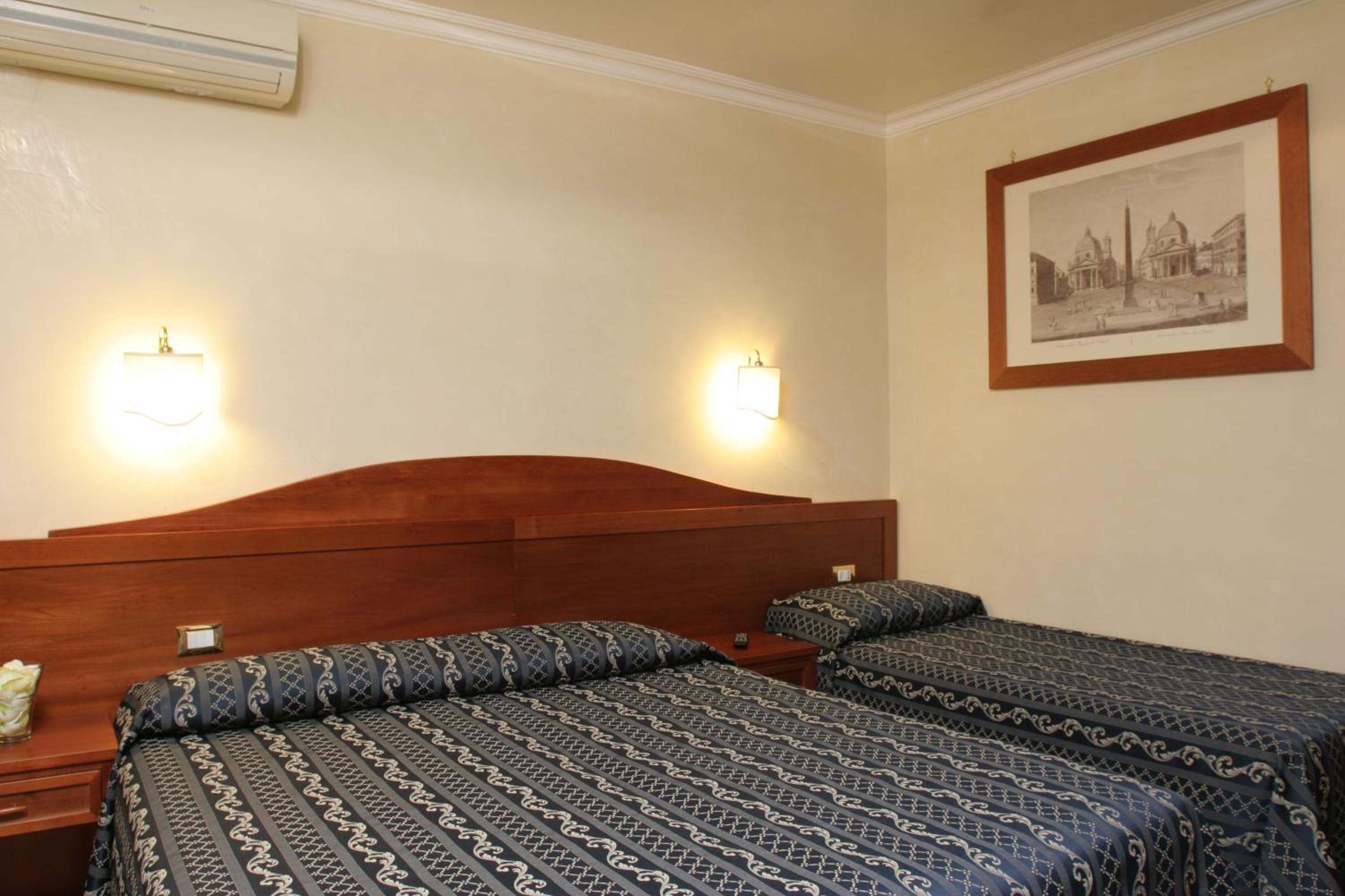 Deluxe Double or Twin Room photo 3