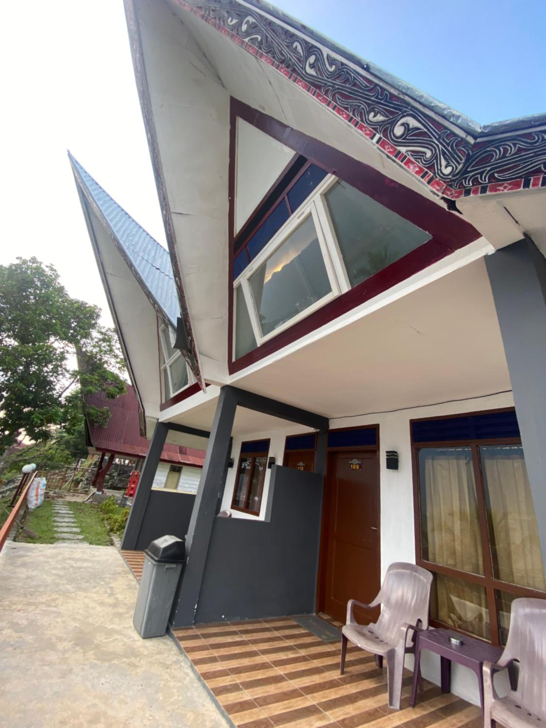 Twin Room with Lake View - Photo 6