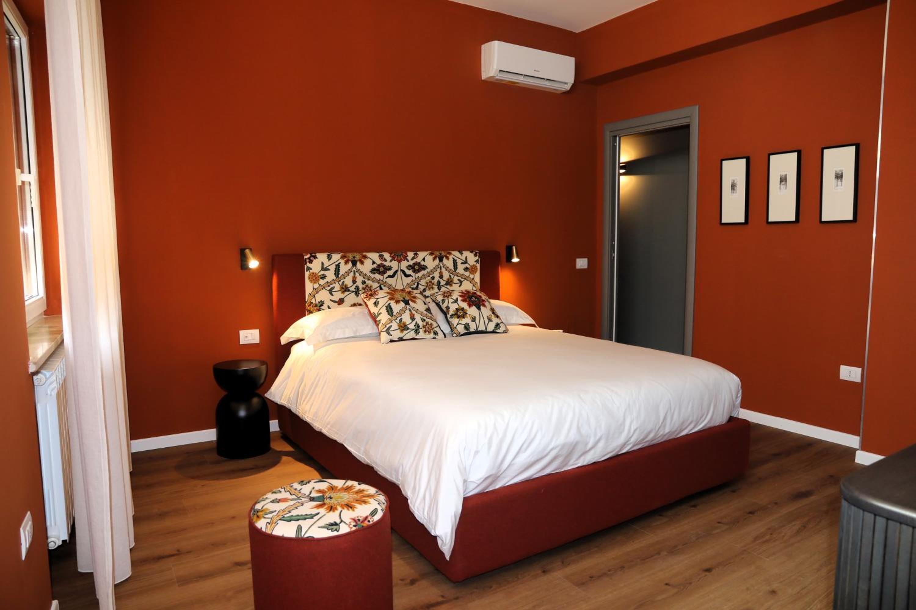 Three-Bedroom Apartment - Photo 13