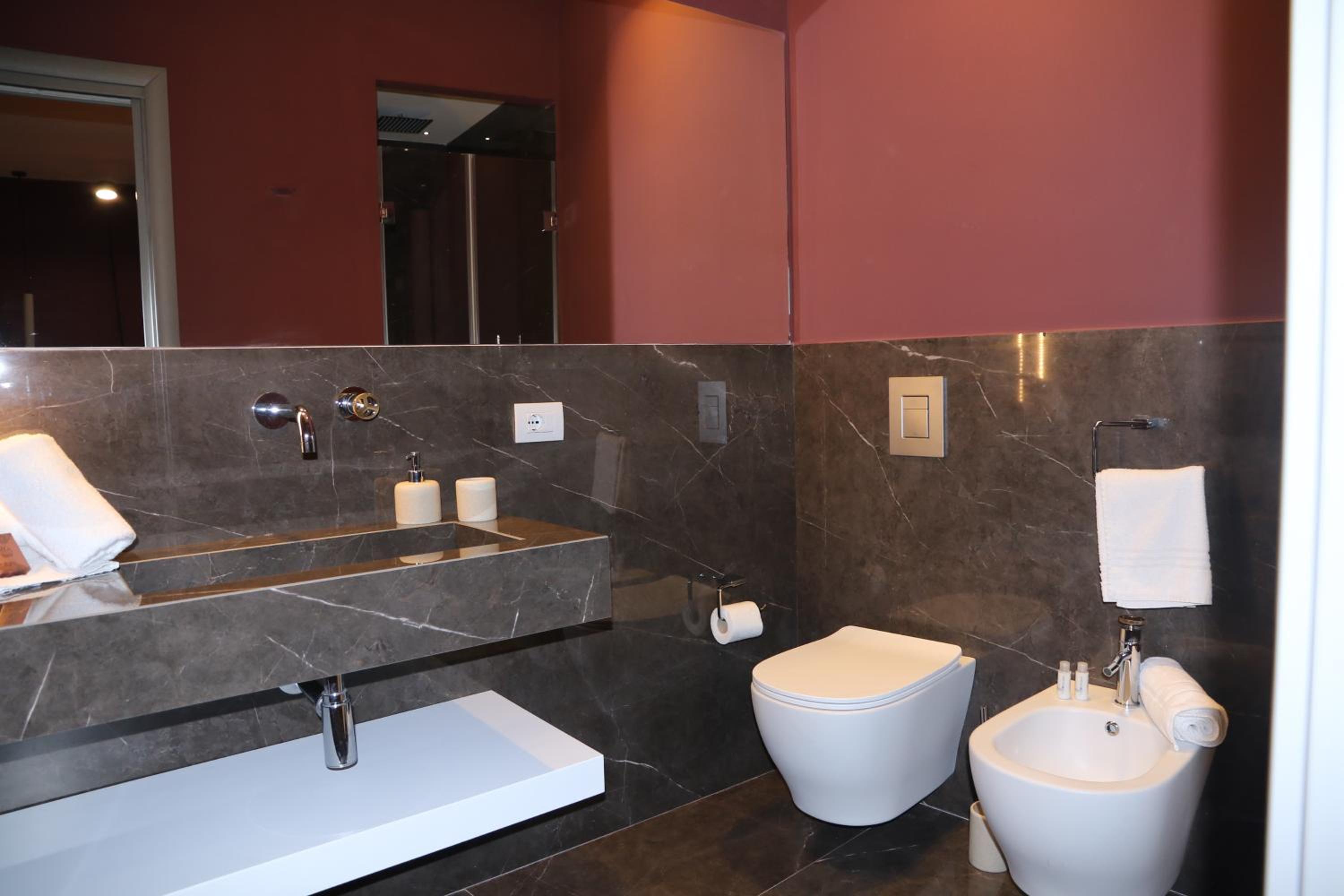 Three-Bedroom Apartment - Photo 28