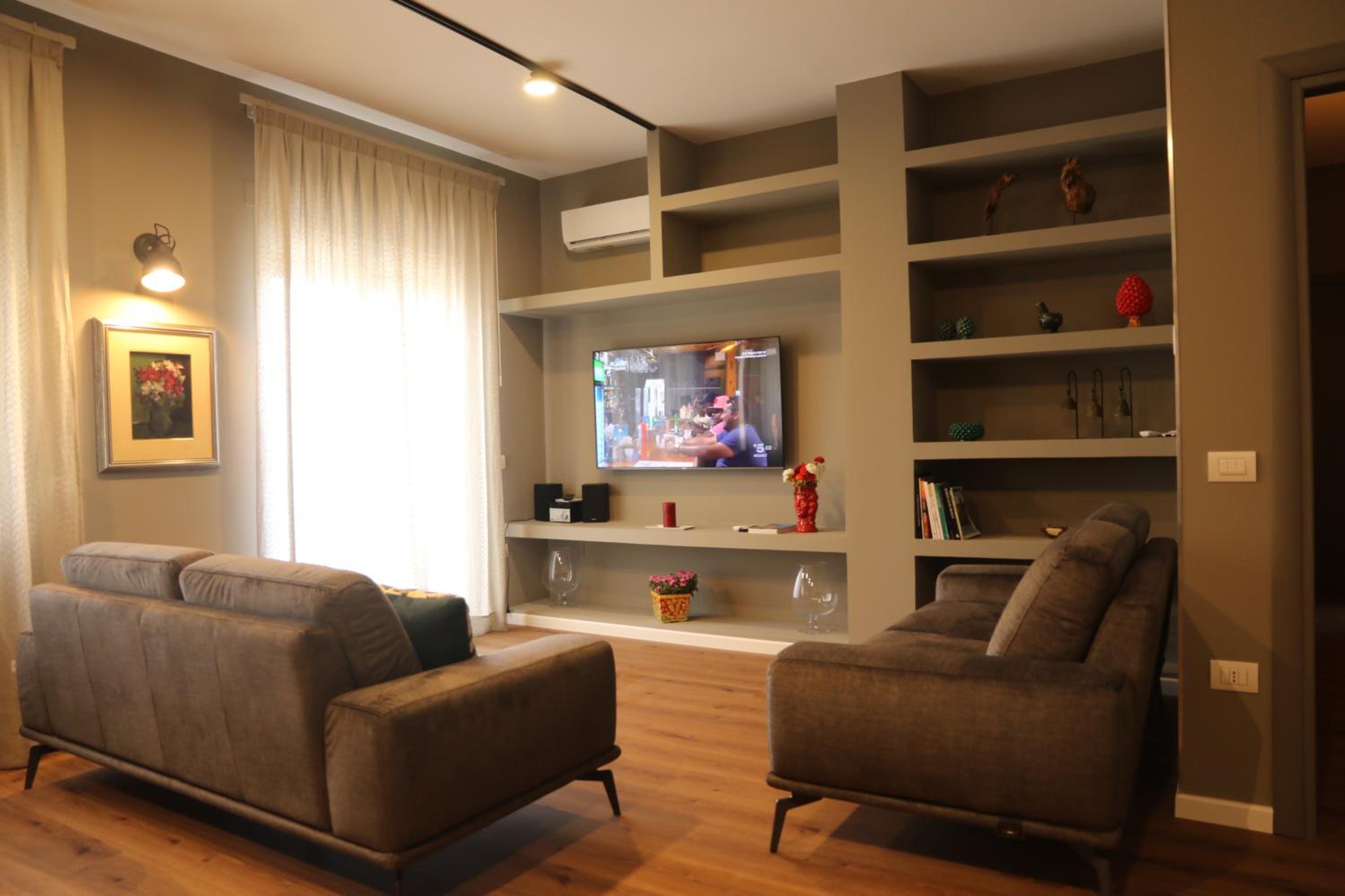 Three-Bedroom Apartment - Photo 5