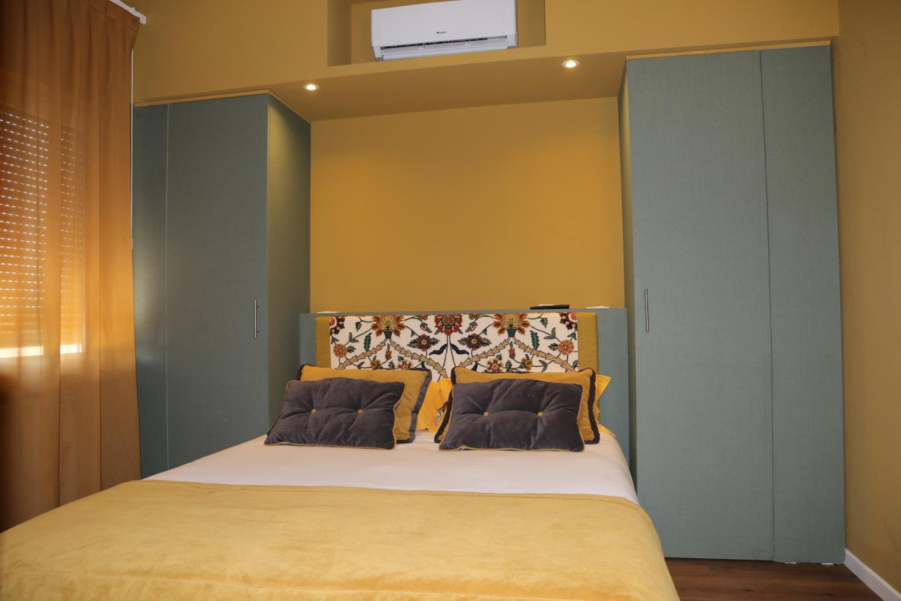 Three-Bedroom Apartment - Photo 30