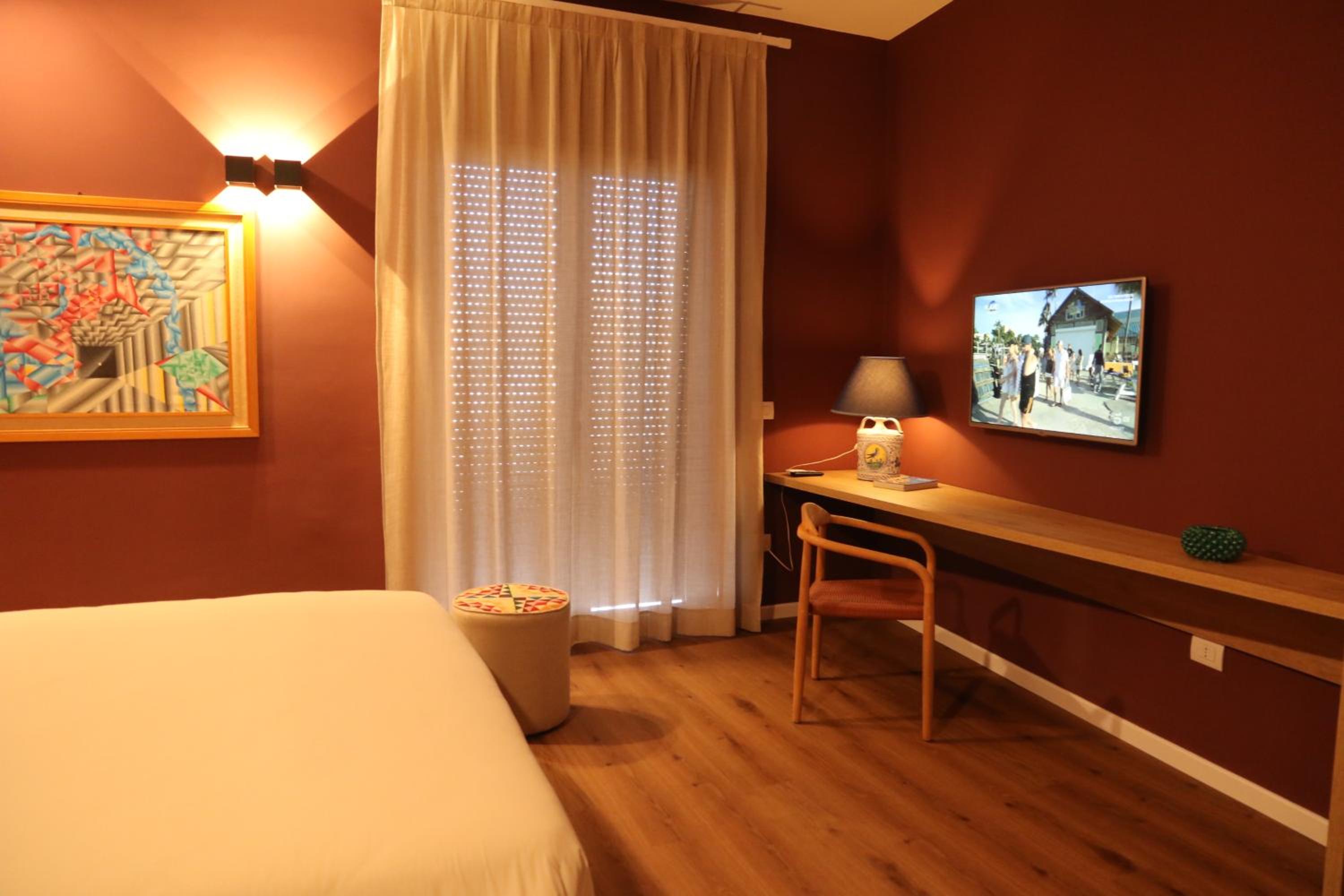 Three-Bedroom Apartment - Photo 22