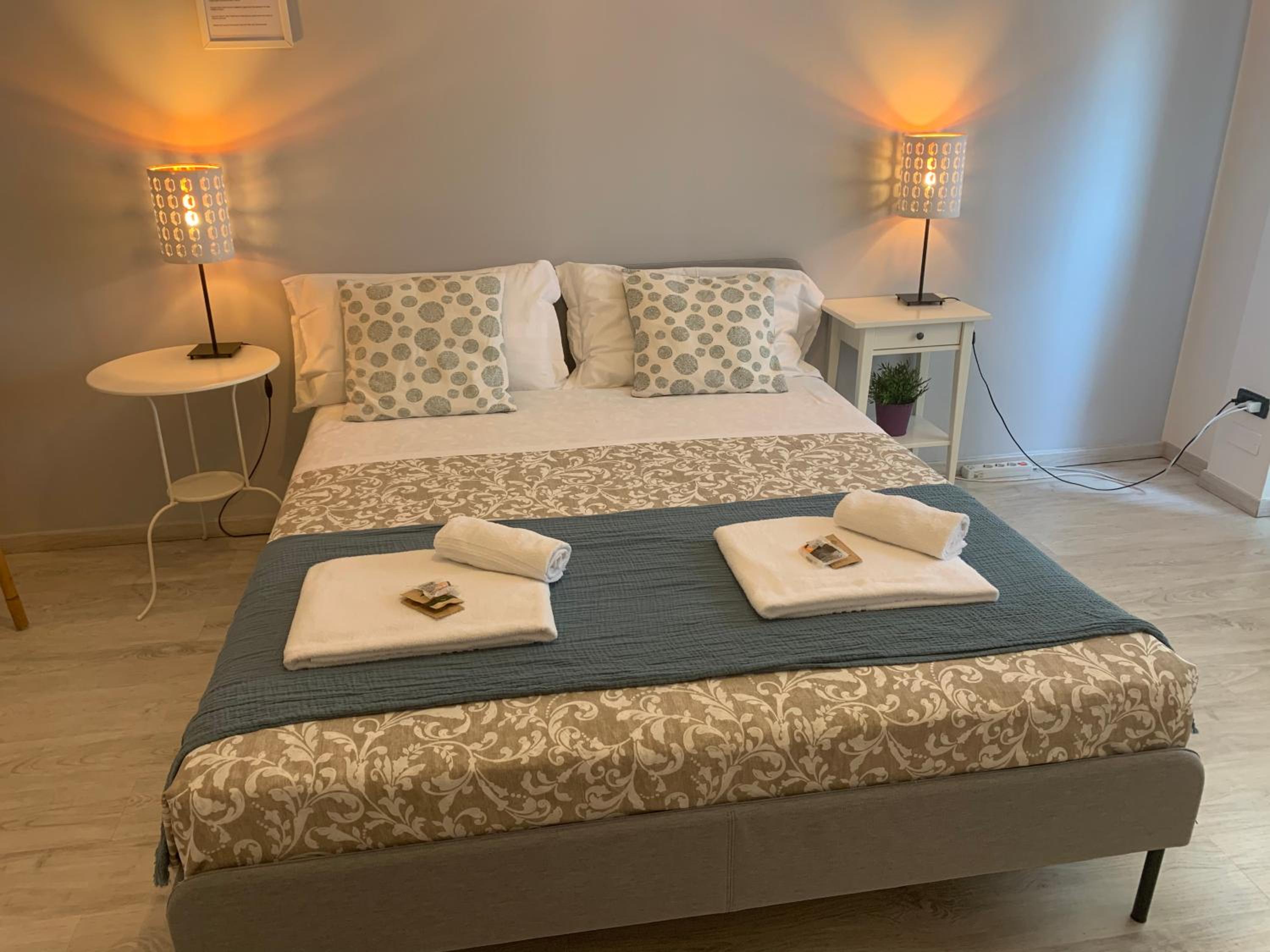 Standard Double Room with Shared Bathroom