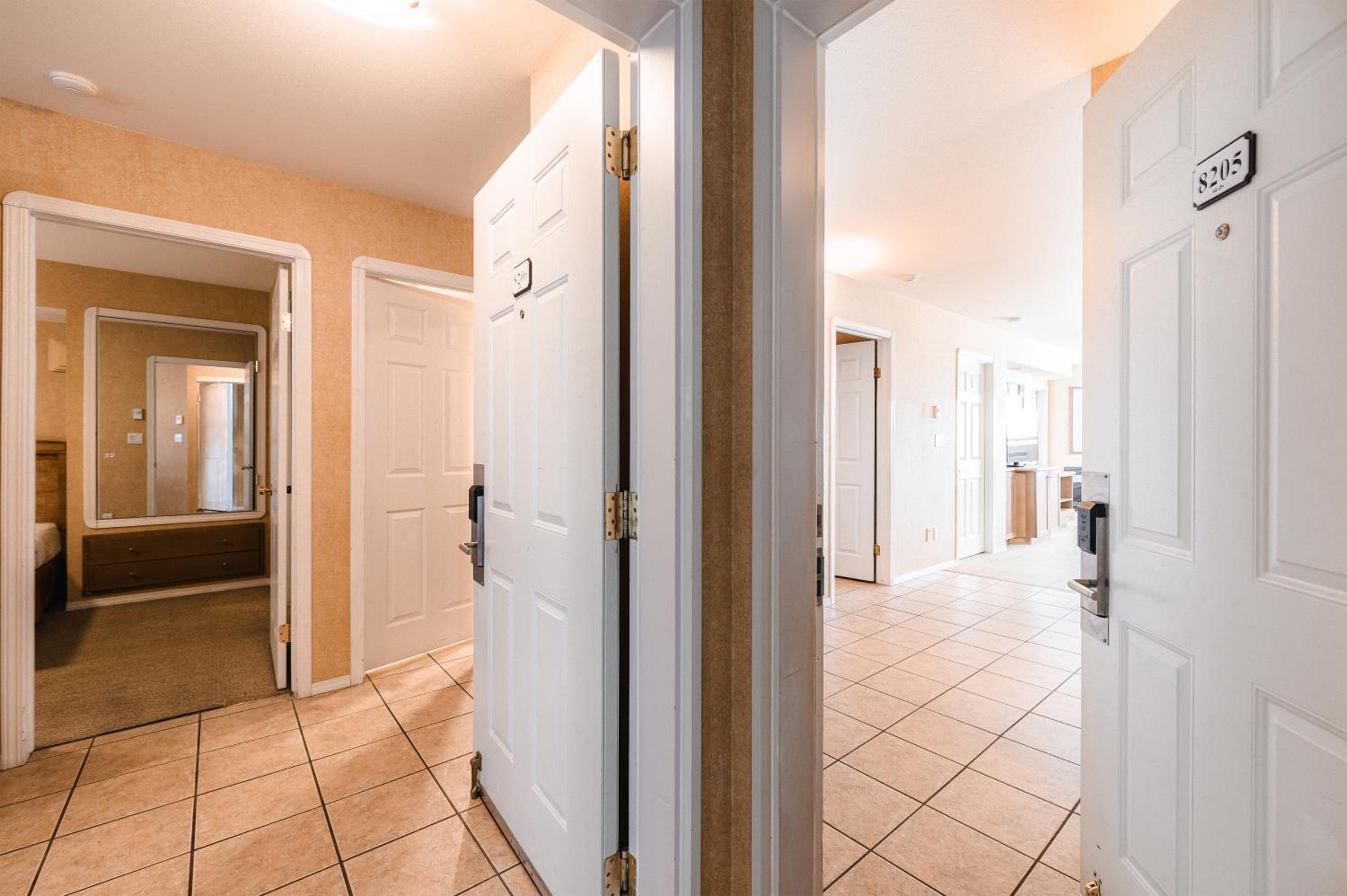 Two-Bedroom Interconnecting Suite photo 1