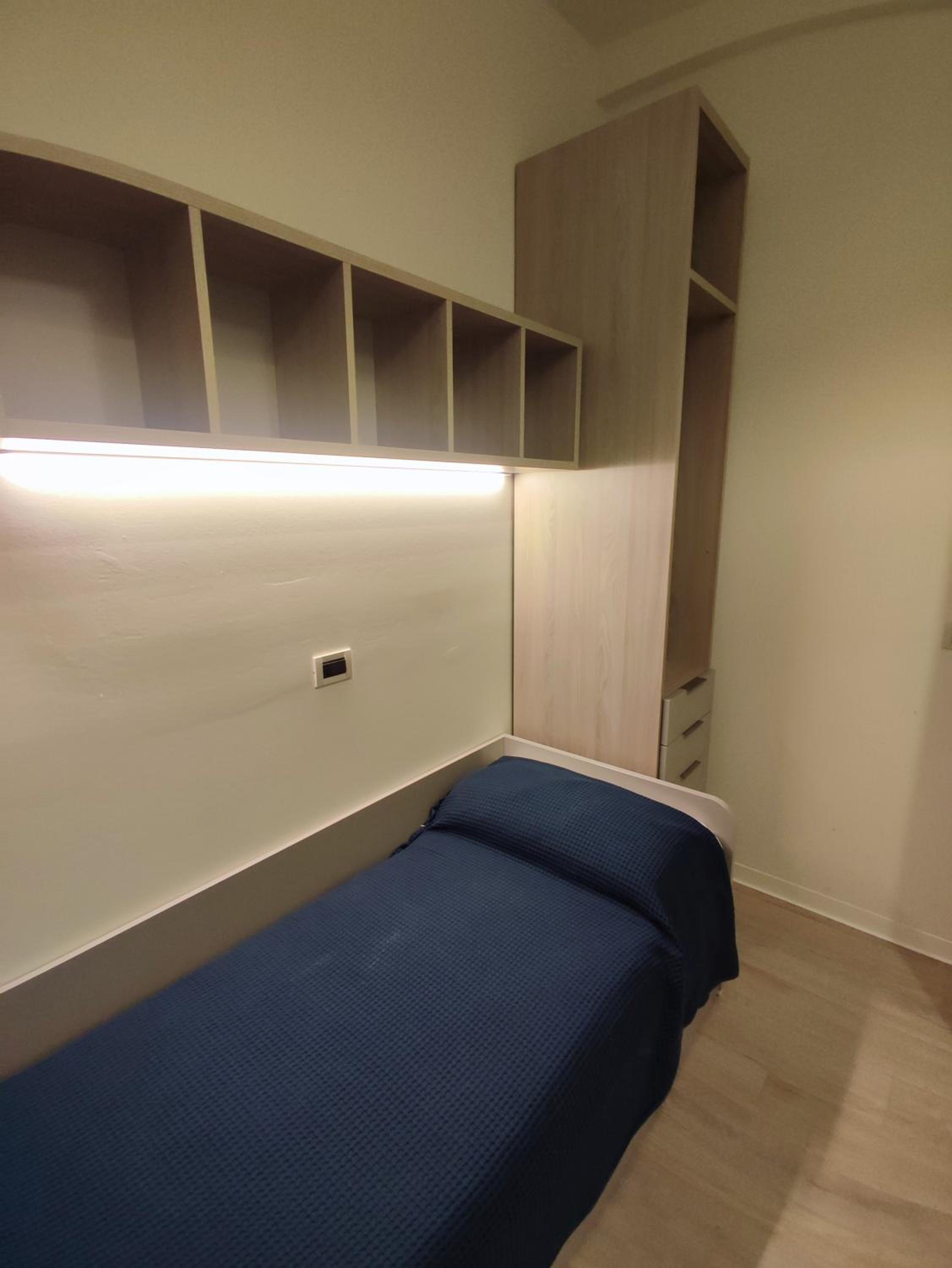 Two-Bedroom Studio Apartment - Photo 2