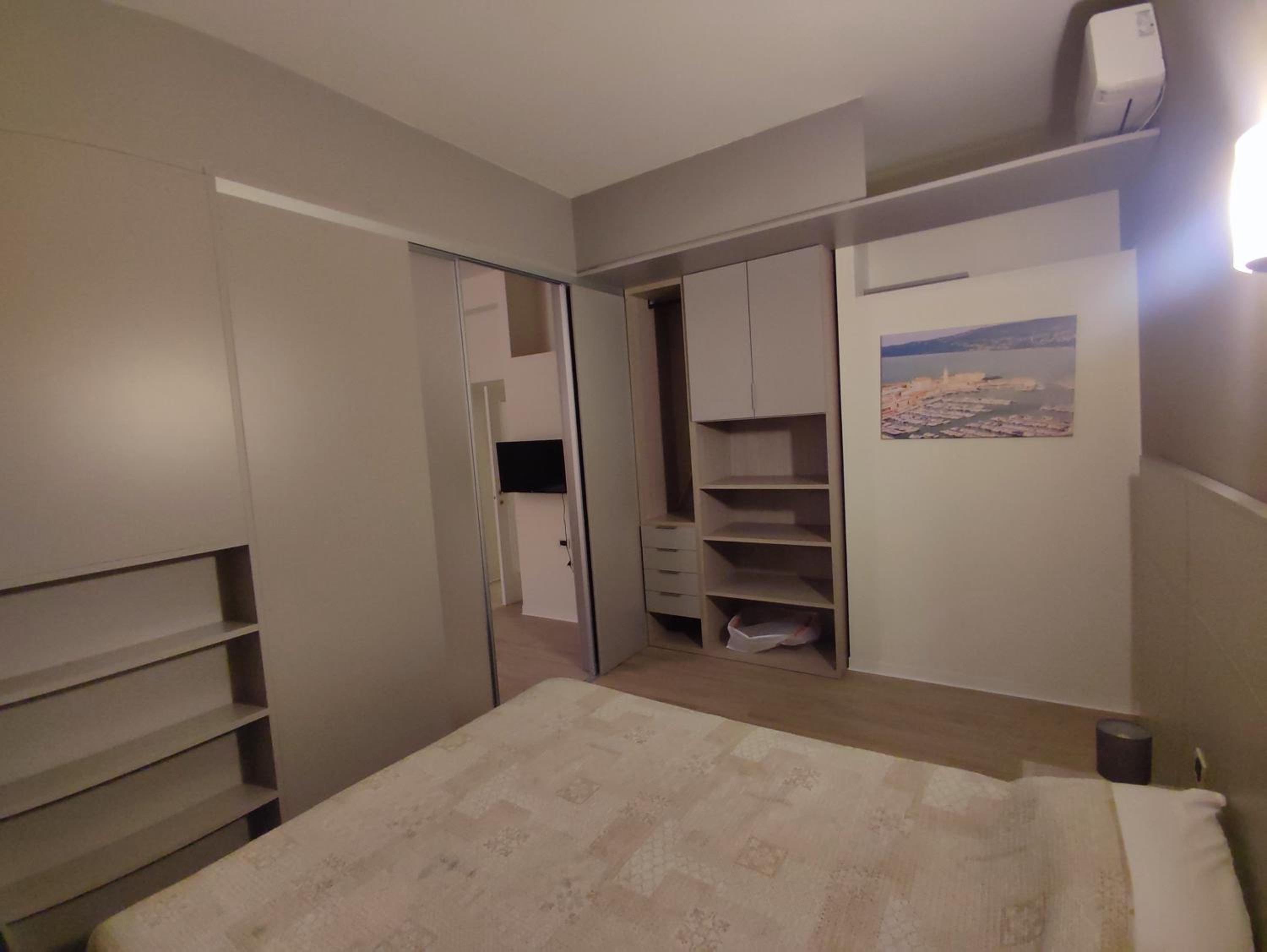 Two-Bedroom Studio Apartment - Photo 9