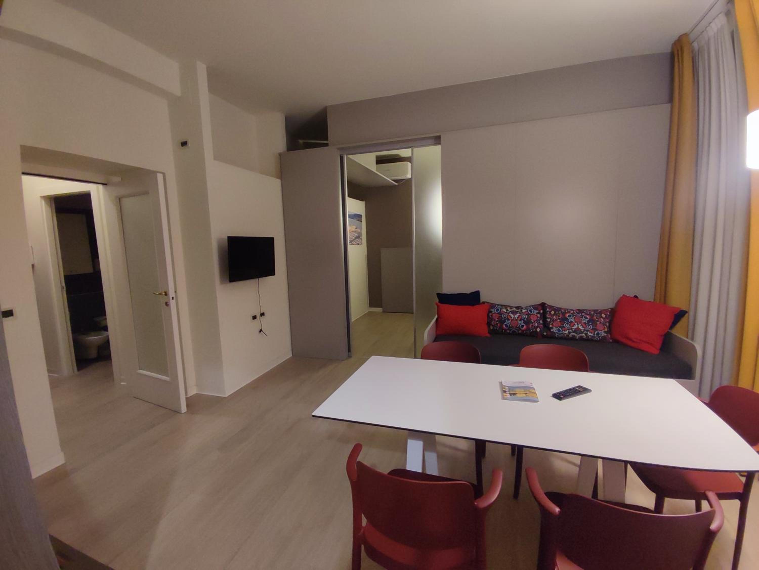 Two-Bedroom Studio Apartment - Photo 8