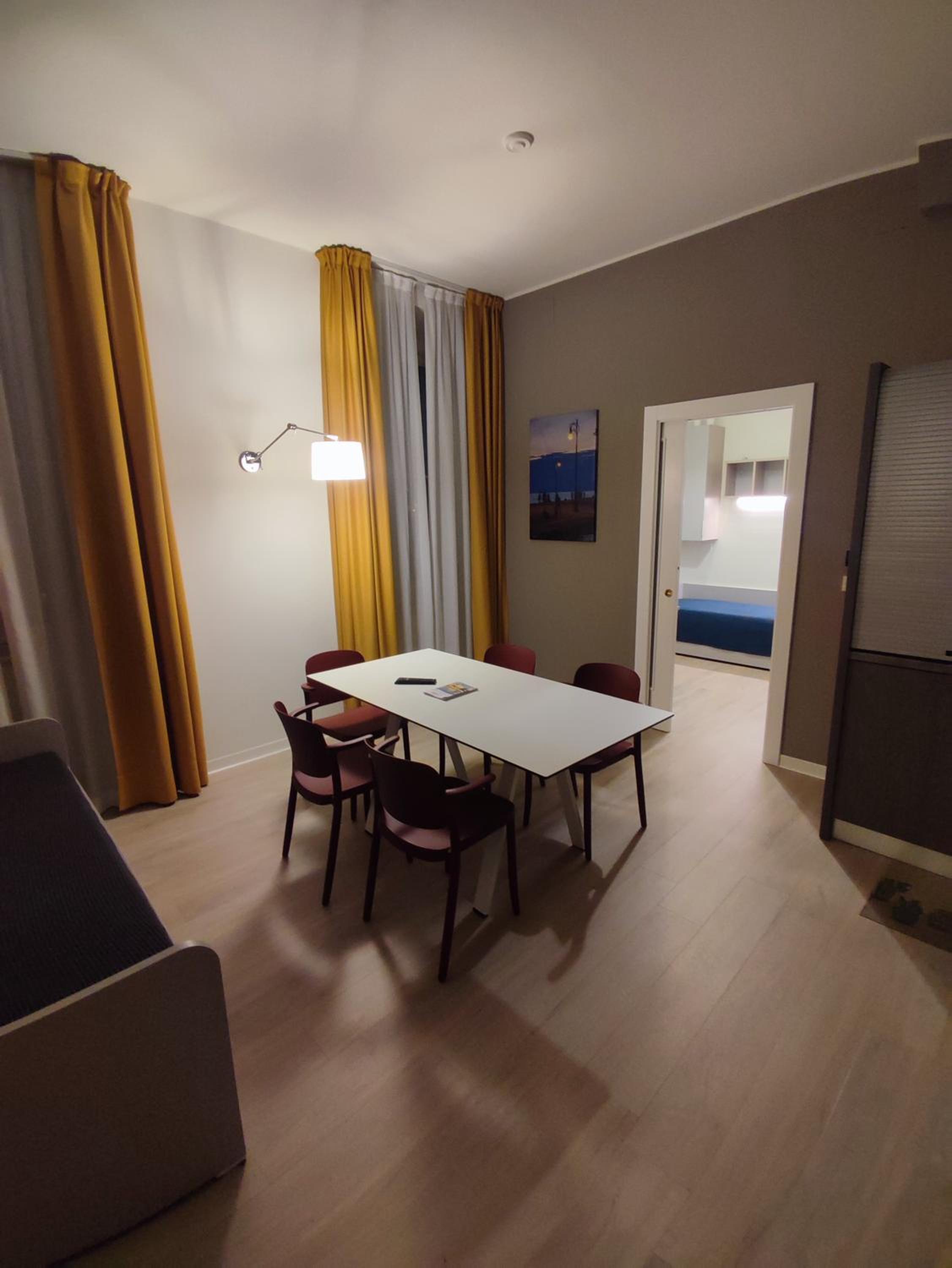 Two-Bedroom Studio Apartment - Photo 6