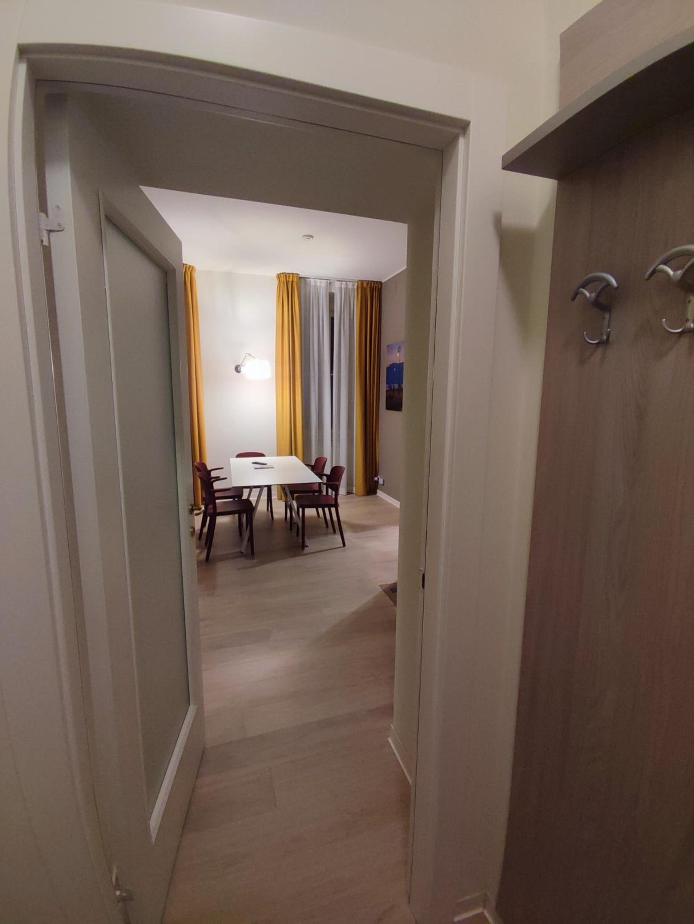 Two-Bedroom Studio Apartment - Photo 7