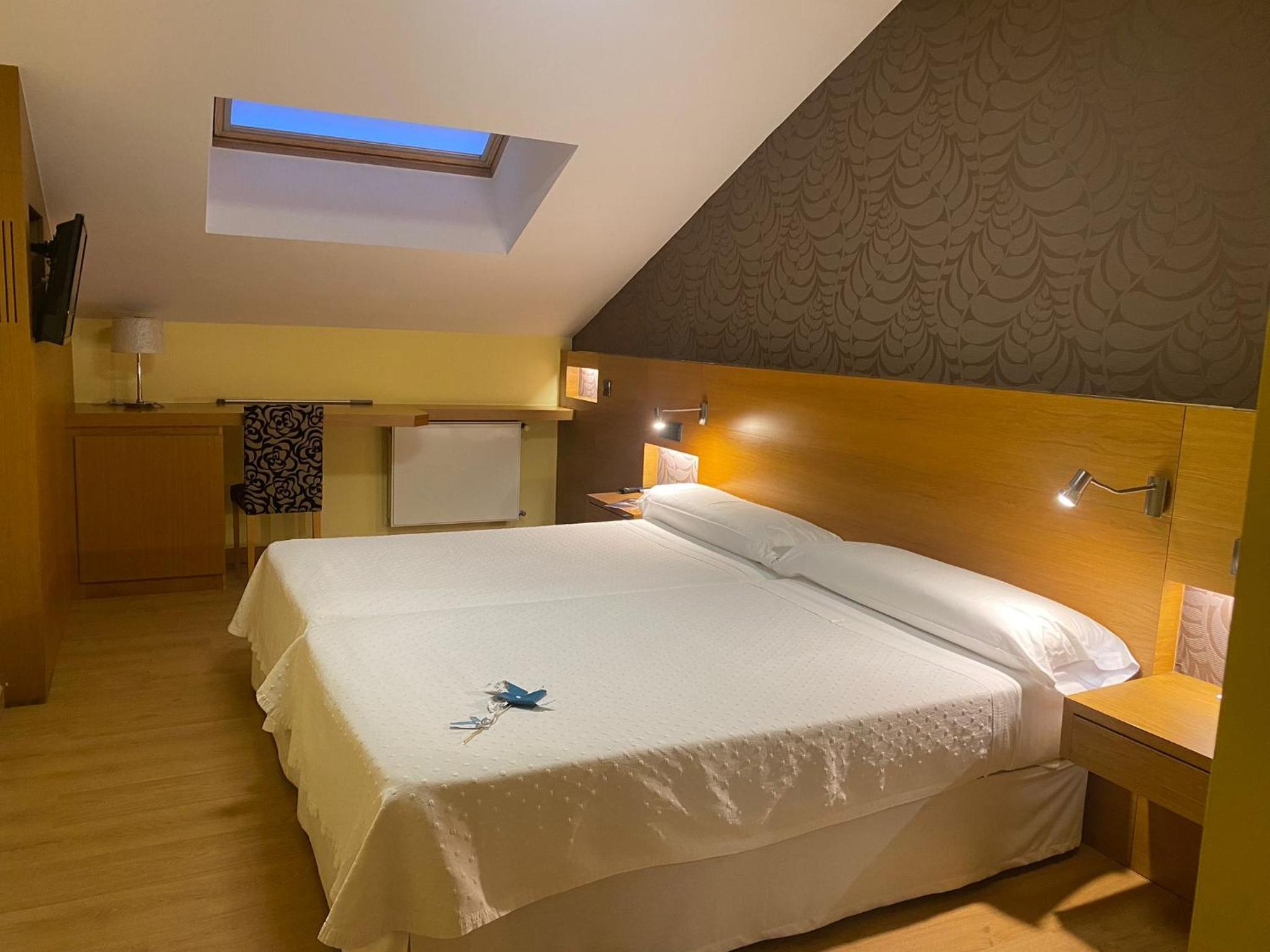 Double or Twin Room - Attic photo 3