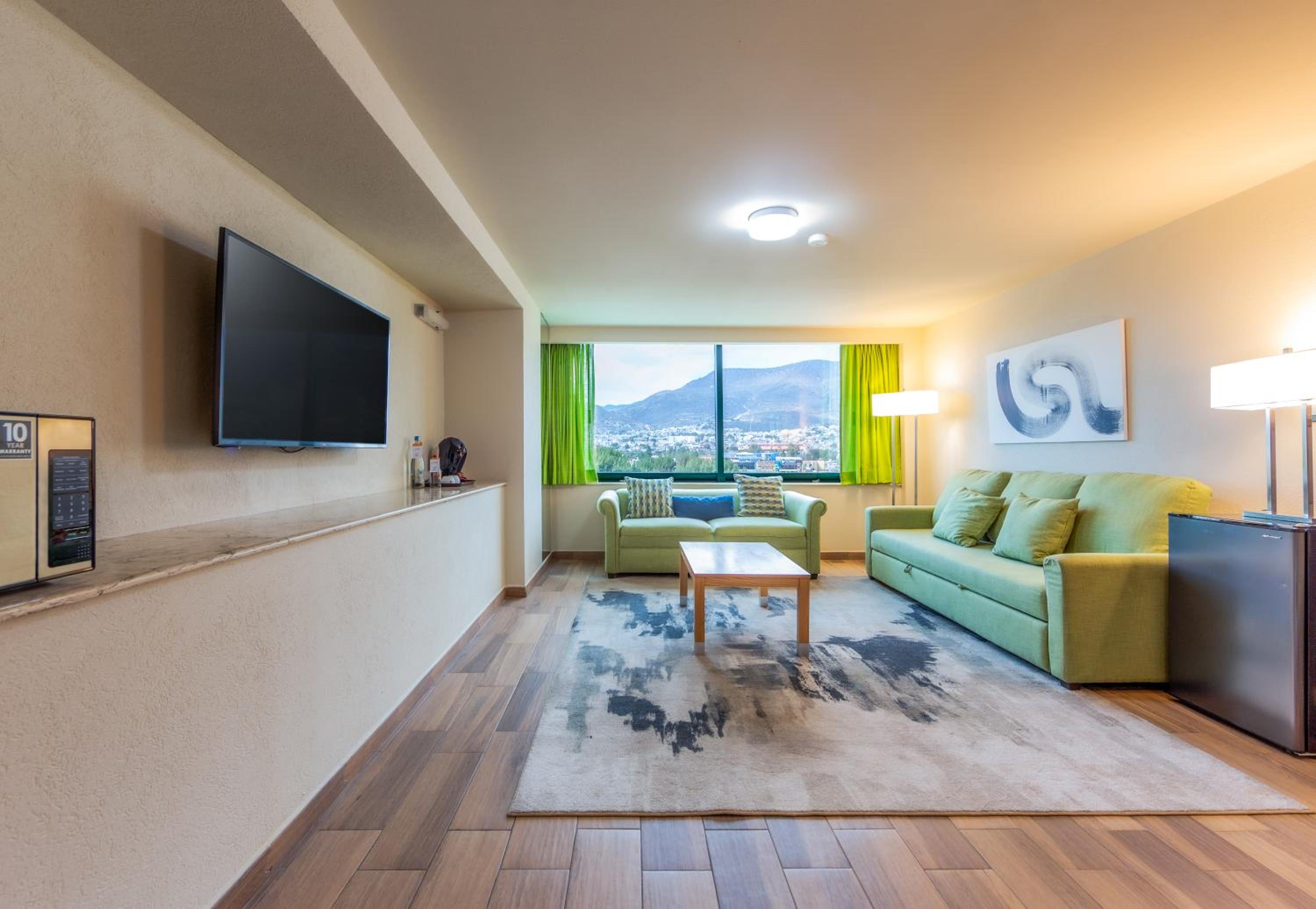 King Suite with Sofa Bed - Non-Smoking - Photo 3